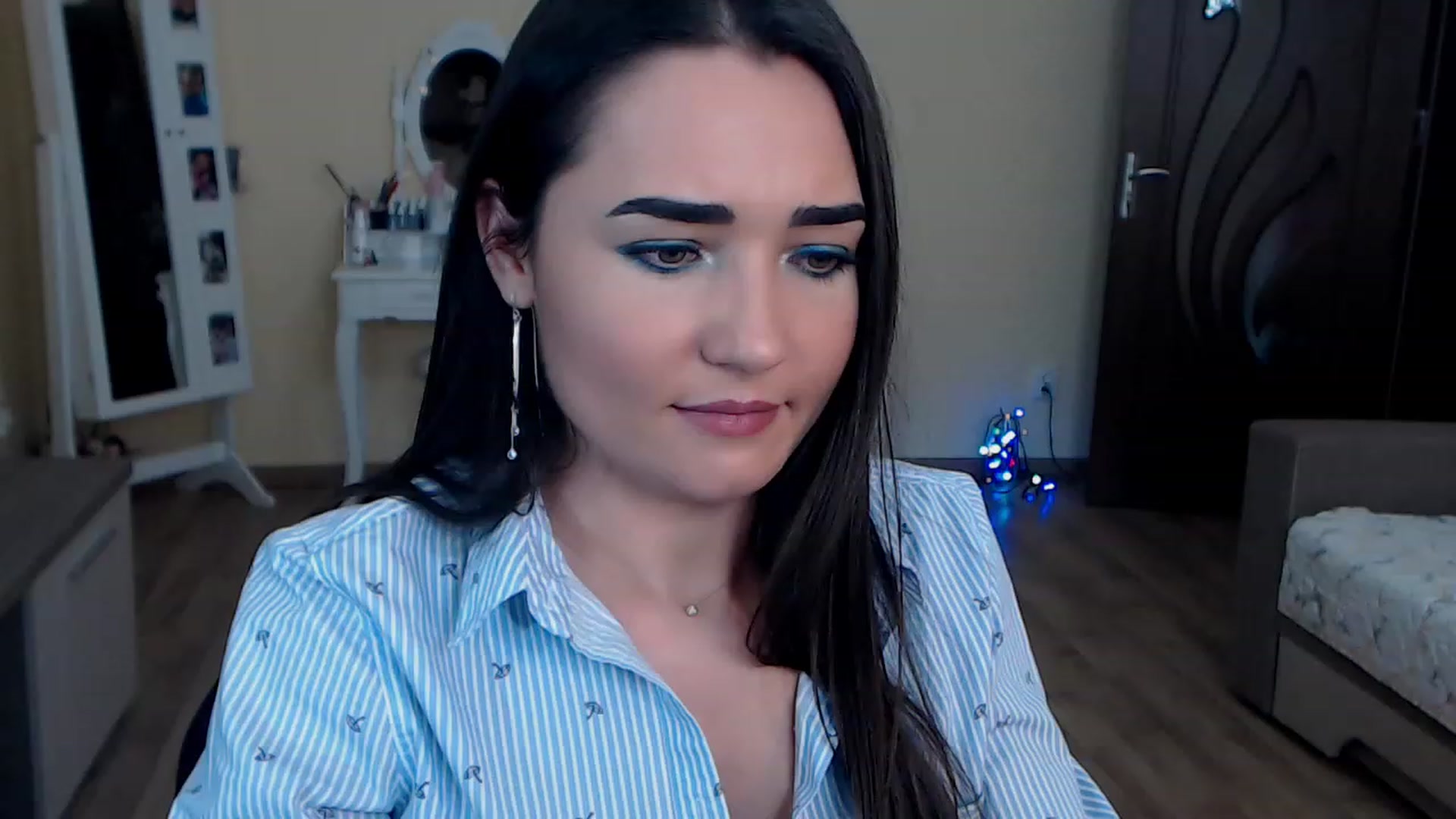 Gallery image thumbnail from DarkArwennie's myfreecams stream on, 12/12/2022, 16:59 image 6 of 20