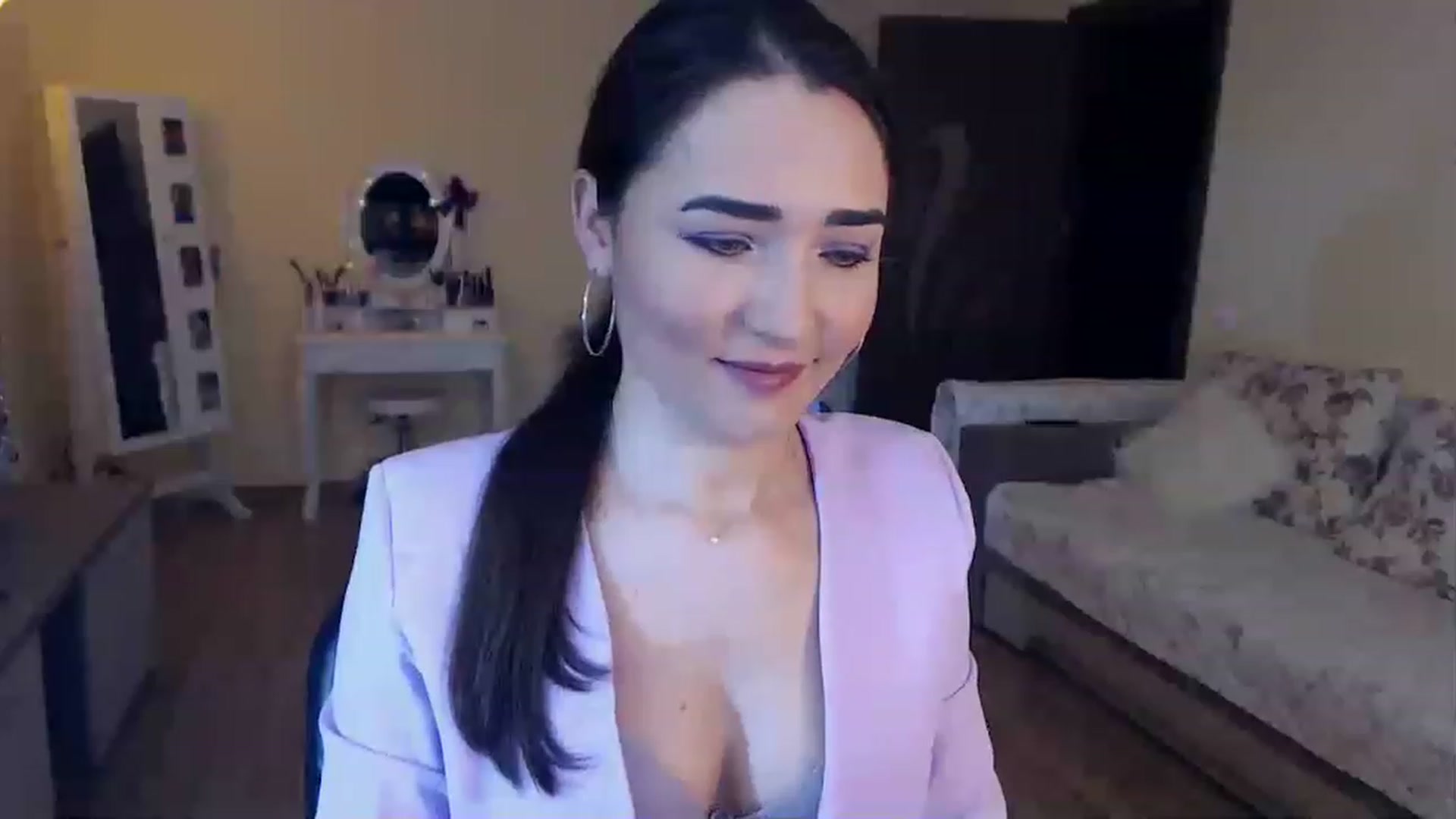 Gallery image thumbnail from DarkArwennie's myfreecams stream on, 01/13/2023, 16:29 image 16 of 20