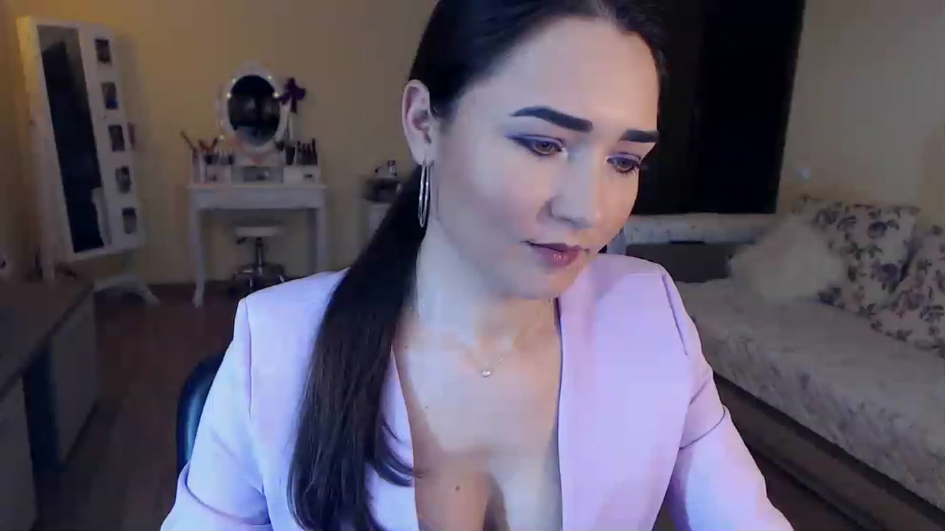 Gallery image thumbnail from DarkArwennie's myfreecams stream on, 01/13/2023, 16:29 image 14 of 20