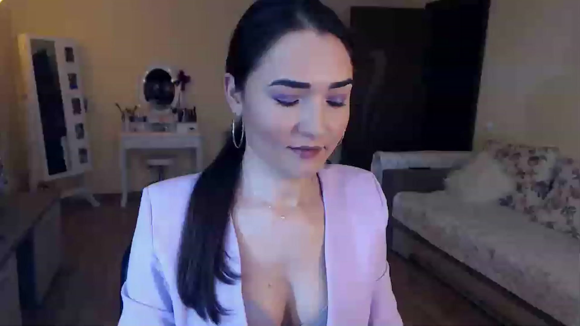 Gallery image thumbnail from DarkArwennie's myfreecams stream on, 01/13/2023, 16:29 image 15 of 20