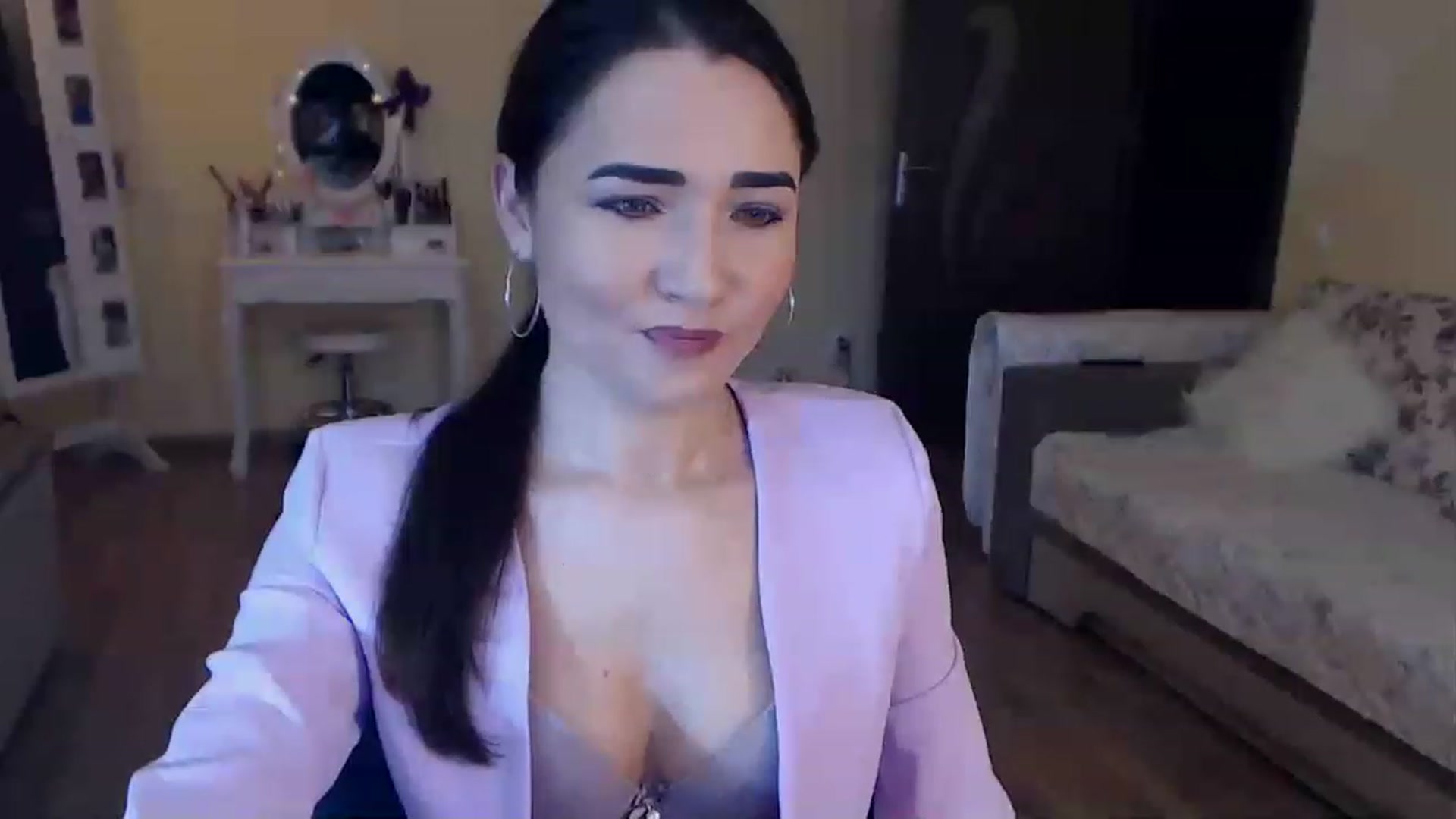 Gallery image thumbnail from DarkArwennie's myfreecams stream on, 01/13/2023, 16:29 image 20 of 20