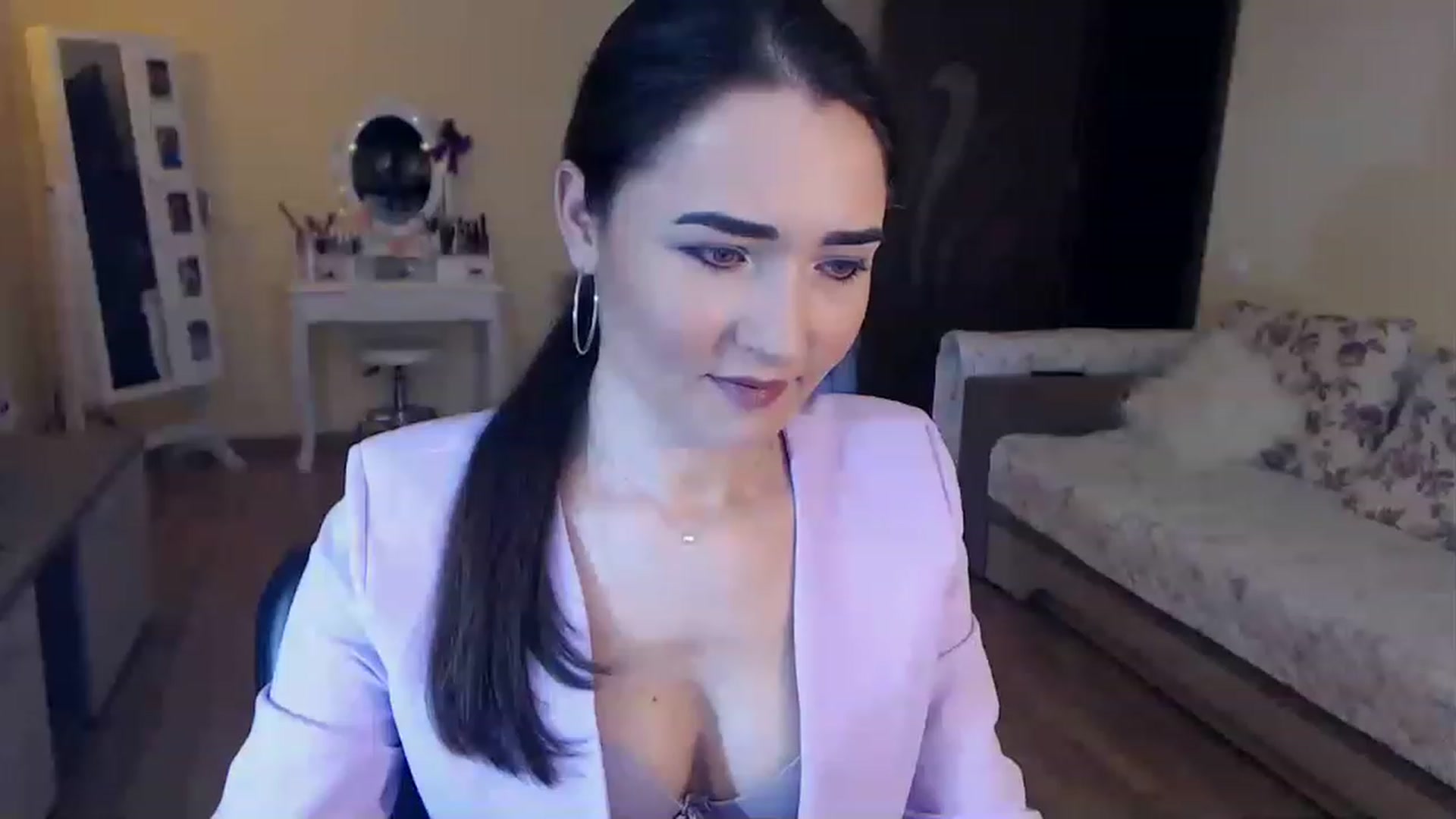 Gallery image thumbnail from DarkArwennie's myfreecams stream on, 01/13/2023, 16:29 image 13 of 20