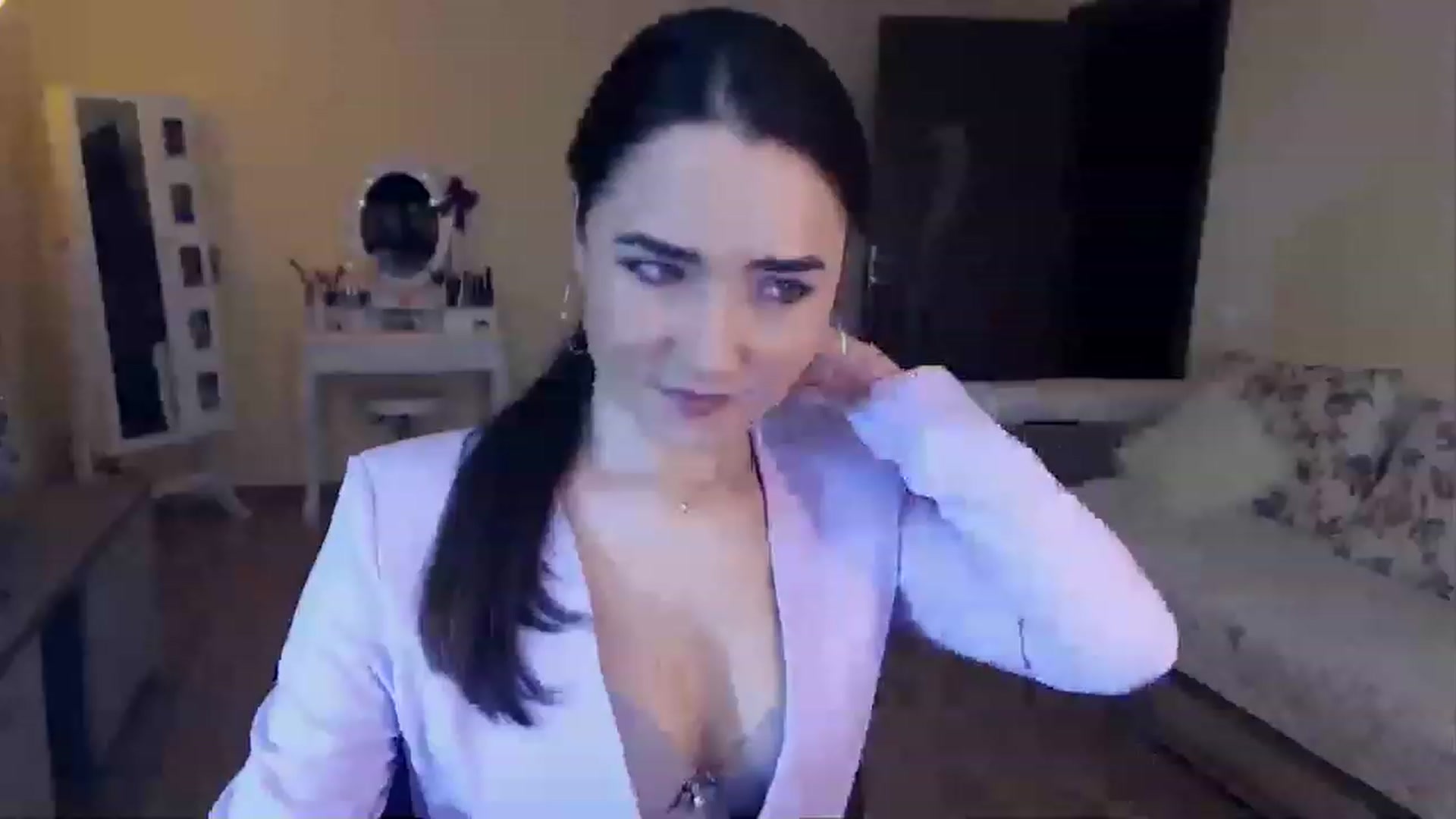 Gallery image thumbnail from DarkArwennie's myfreecams stream on, 01/13/2023, 16:29 image 17 of 20