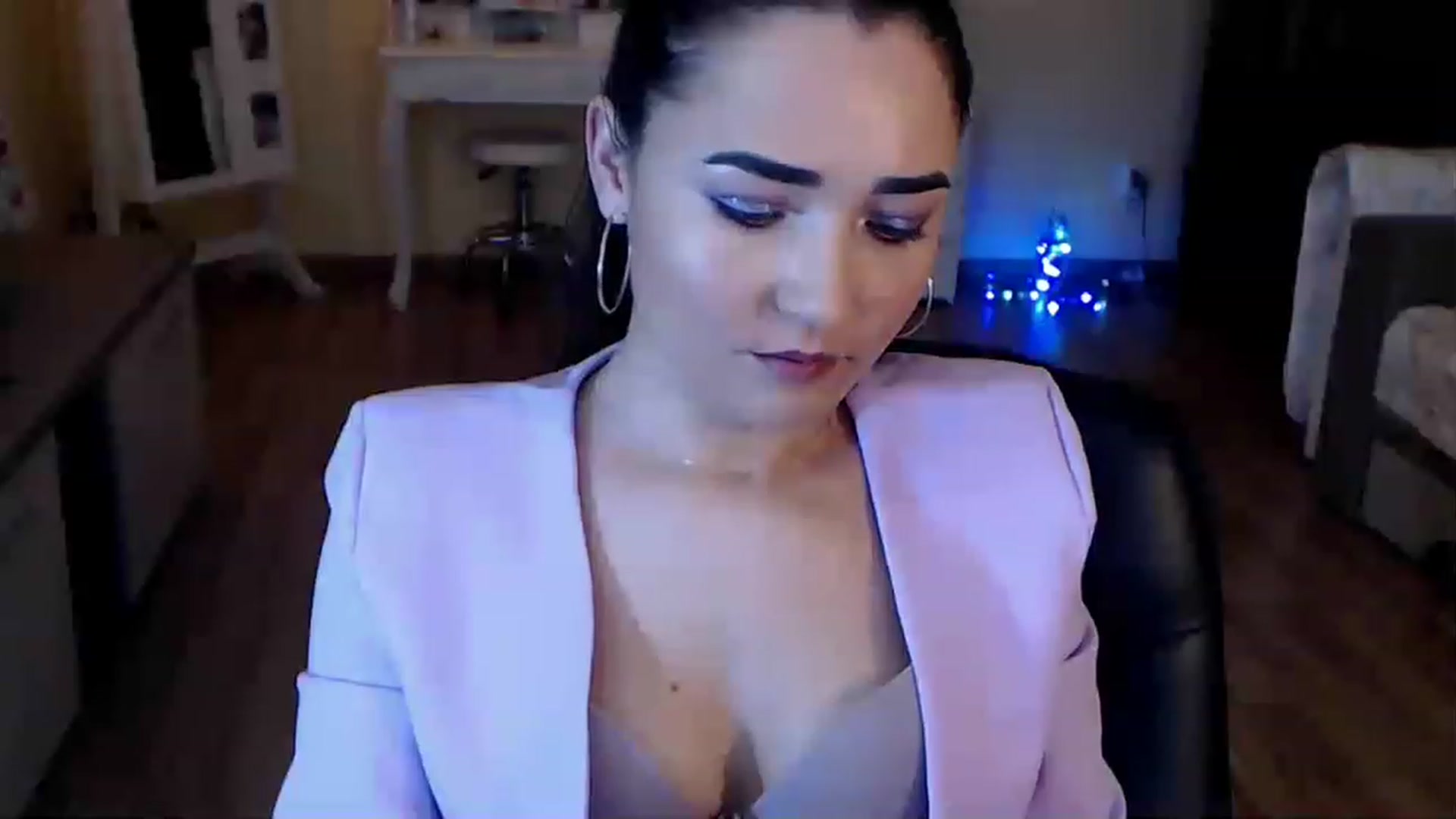 Gallery image thumbnail from DarkArwennie's myfreecams stream on, 01/13/2023, 17:49 image 19 of 20