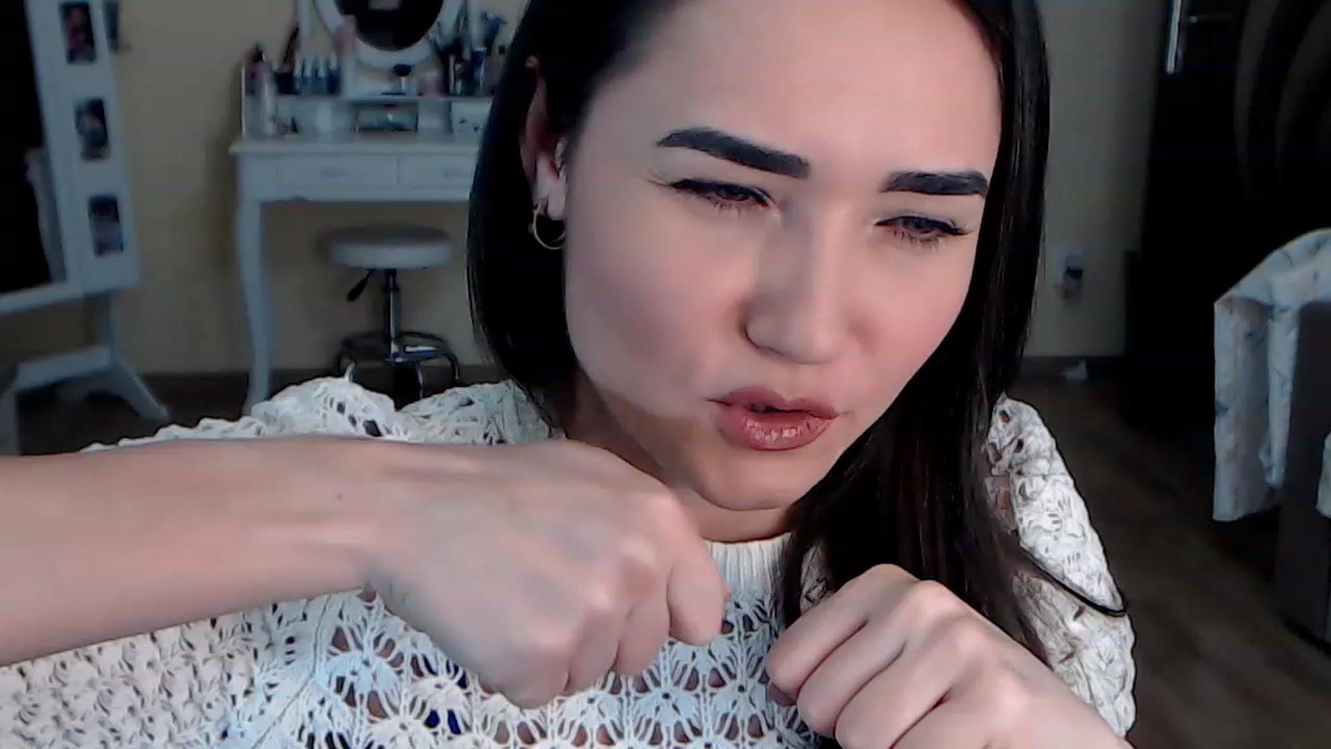 Gallery image thumbnail from DarkArwennie's myfreecams stream on, 01/31/2023, 15:38 image 20 of 20