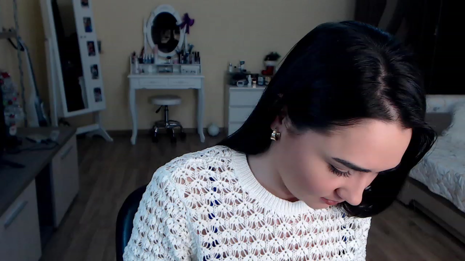 Gallery image thumbnail from DarkArwennie's myfreecams stream on, 01/31/2023, 15:38 image 16 of 20
