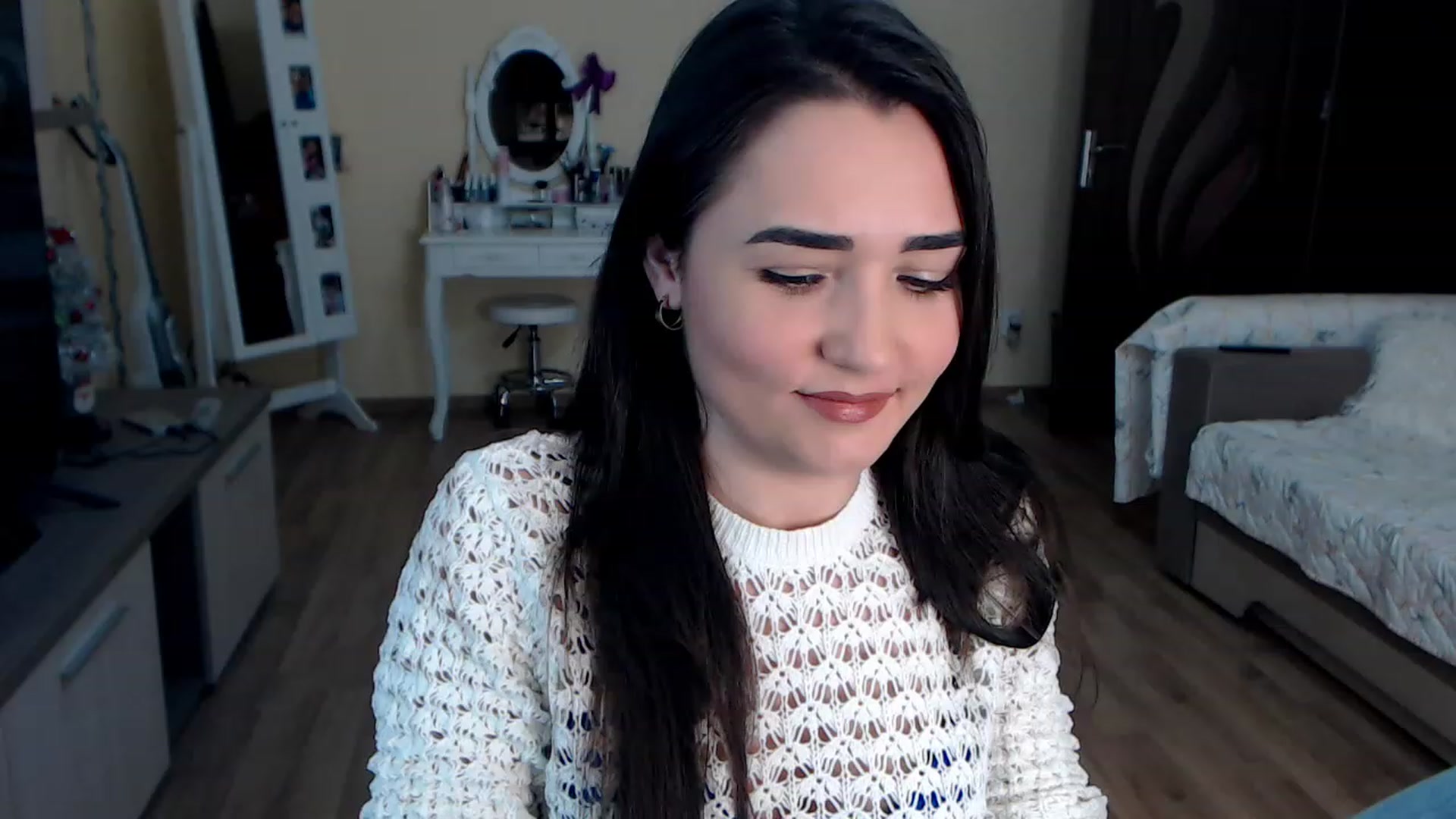 Gallery image thumbnail from DarkArwennie's myfreecams stream on, 01/31/2023, 17:07 image 2 of 20
