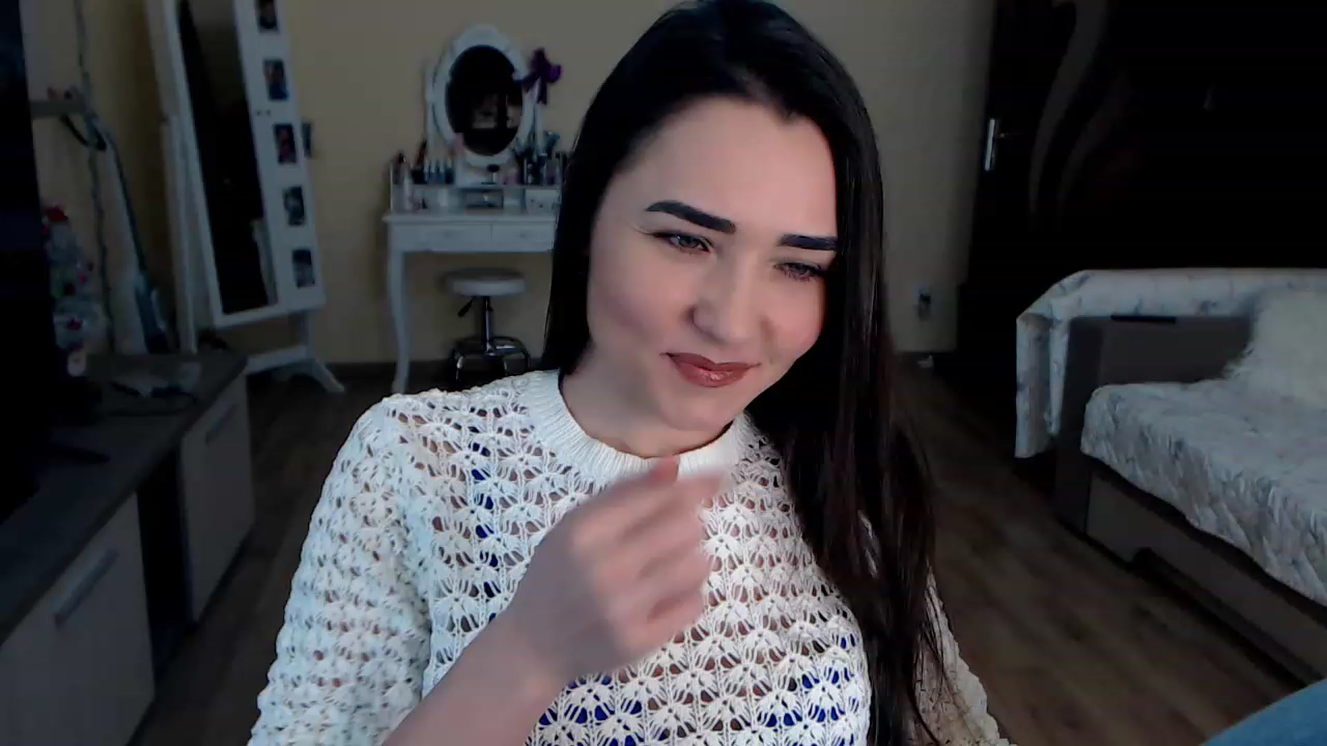 Gallery image thumbnail from DarkArwennie's myfreecams stream on, 01/31/2023, 17:07 image 3 of 20