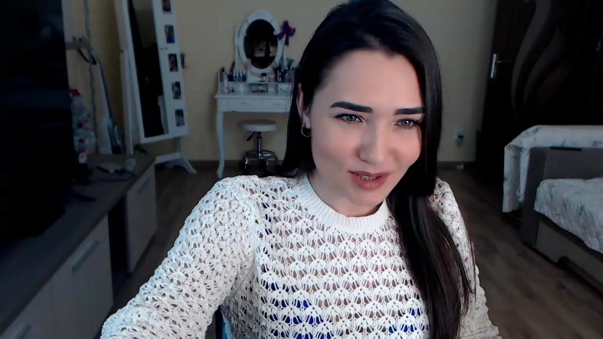 Gallery image thumbnail from DarkArwennie's myfreecams stream on, 01/31/2023, 17:07 image 5 of 20