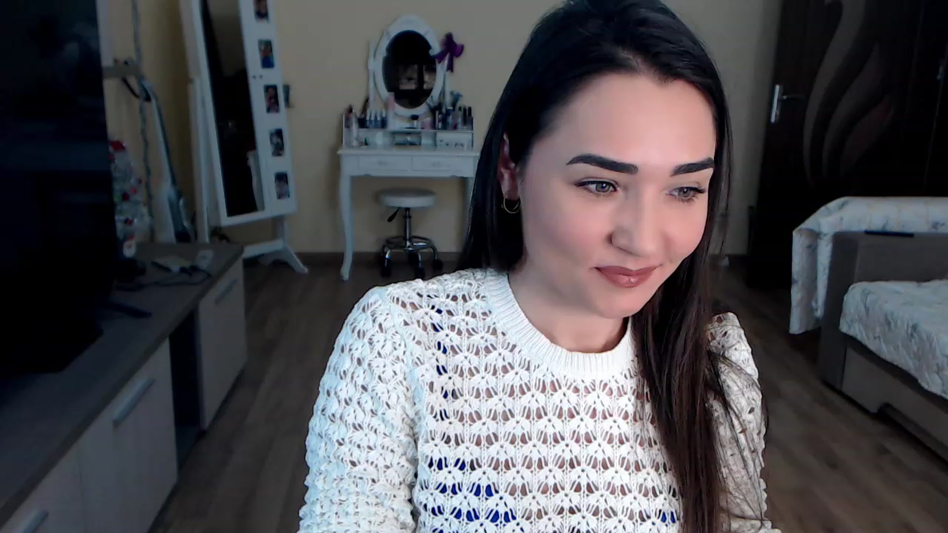 Gallery image thumbnail from DarkArwennie's myfreecams stream on, 01/31/2023, 17:07 image 4 of 20