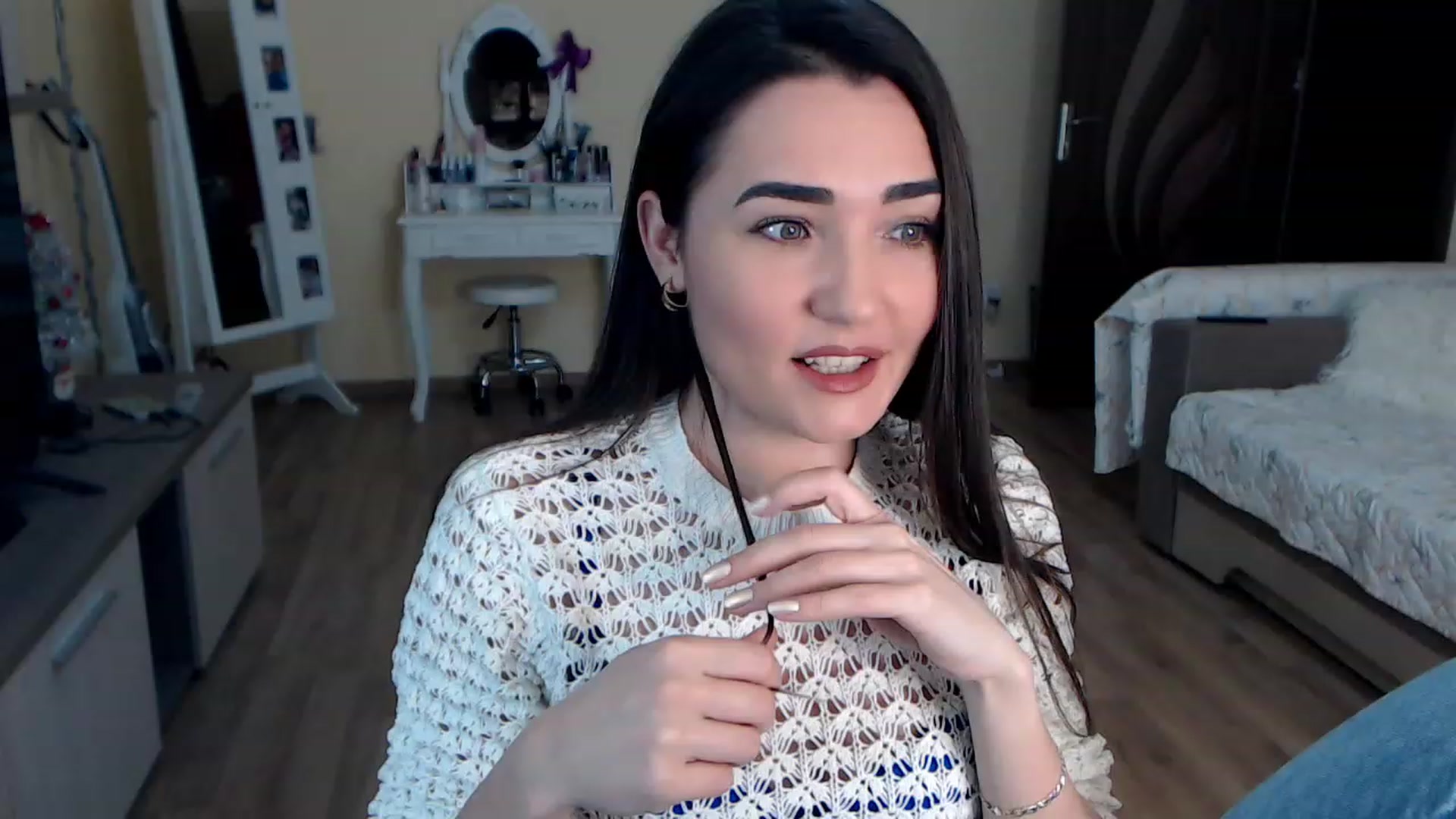 Gallery image thumbnail from DarkArwennie's myfreecams stream on, 01/31/2023, 17:07 image 8 of 20