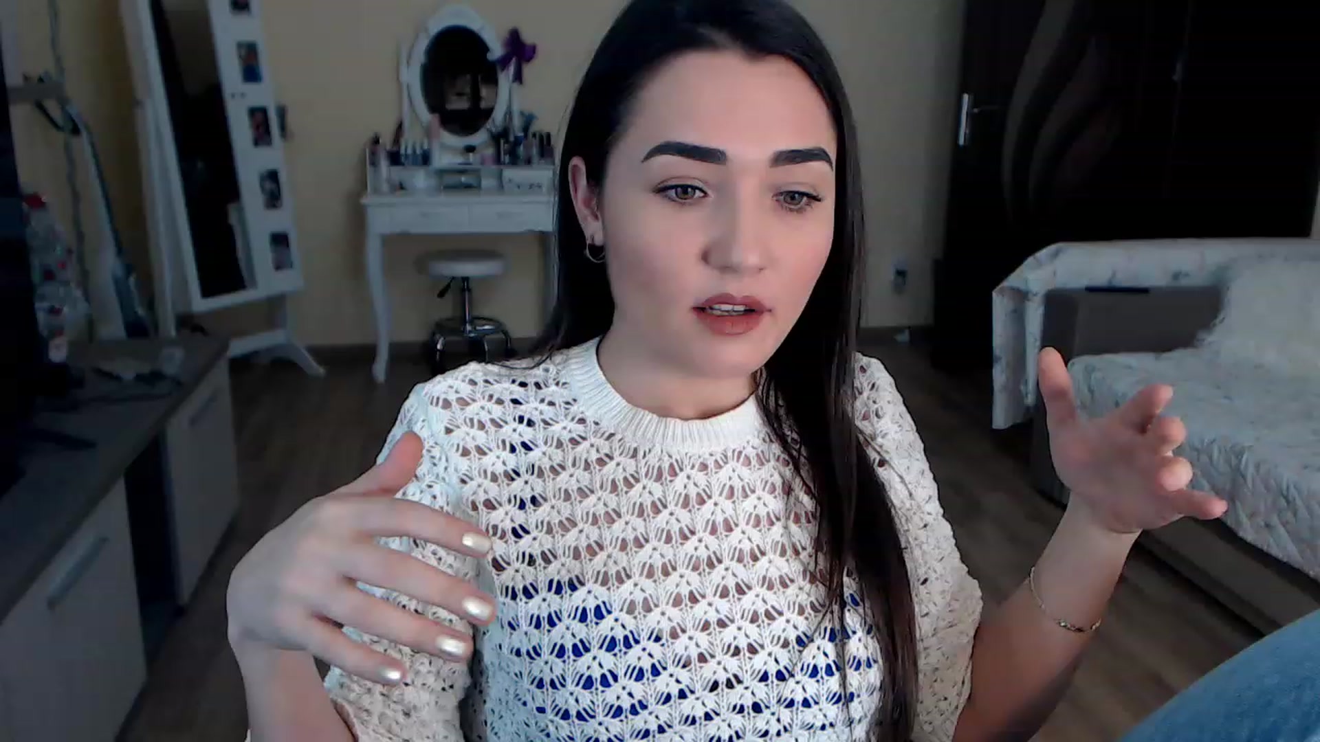 Gallery image thumbnail from DarkArwennie's myfreecams stream on, 01/31/2023, 17:07 image 7 of 20