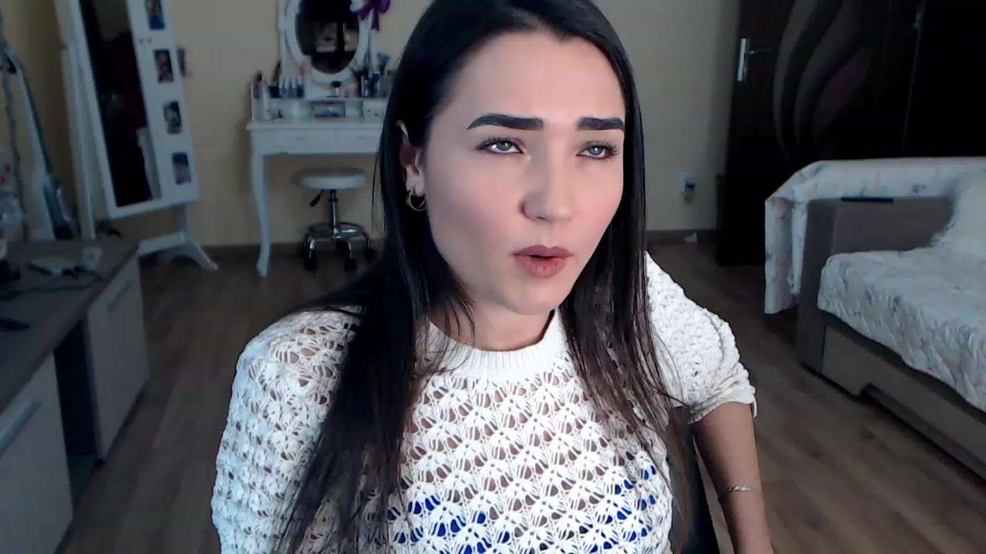 Gallery image thumbnail from DarkArwennie's myfreecams stream on, 01/31/2023, 17:07 image 13 of 20