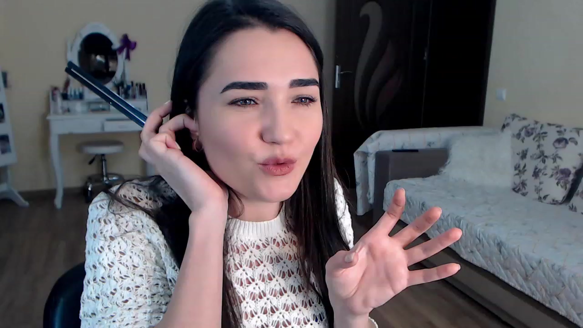 Gallery image thumbnail from DarkArwennie's myfreecams stream on, 01/31/2023, 17:33 image 6 of 20