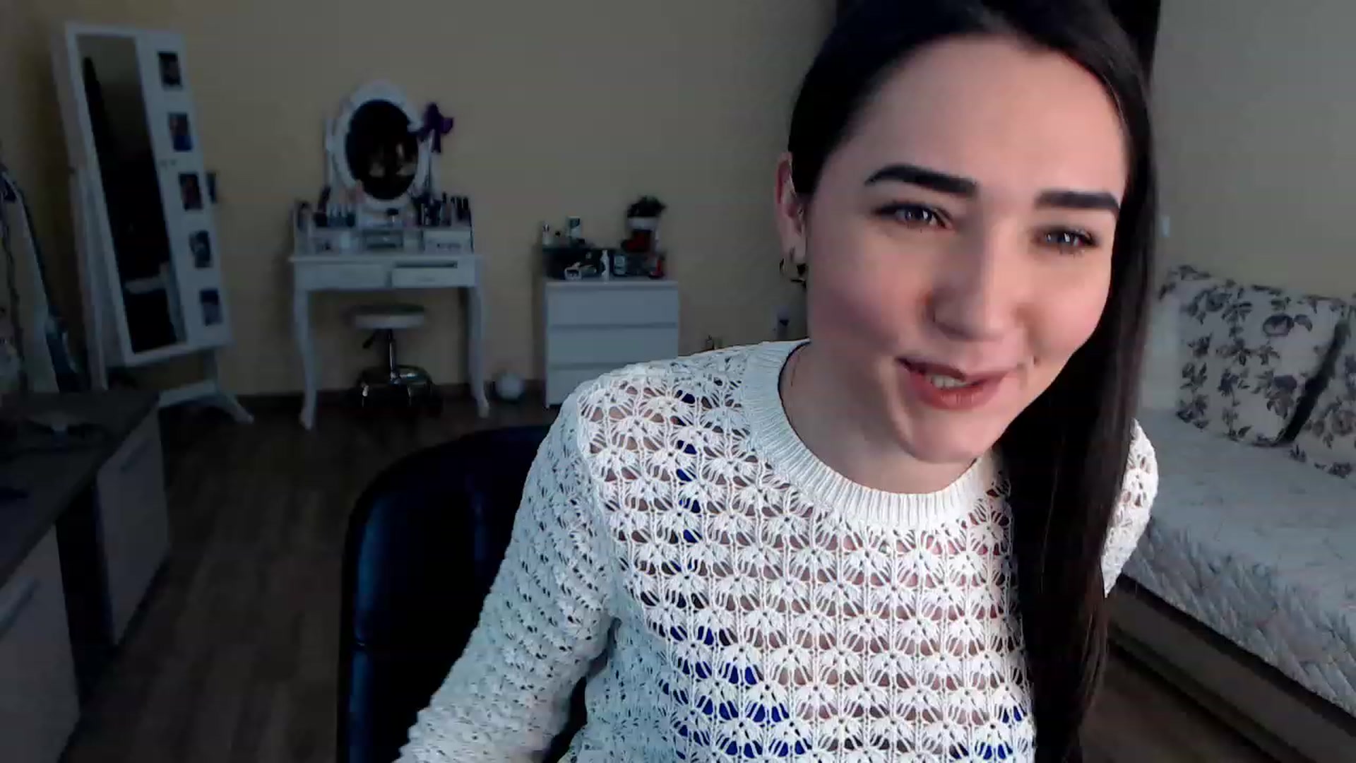 Gallery image thumbnail from DarkArwennie's myfreecams stream on, 01/31/2023, 17:33 image 17 of 20