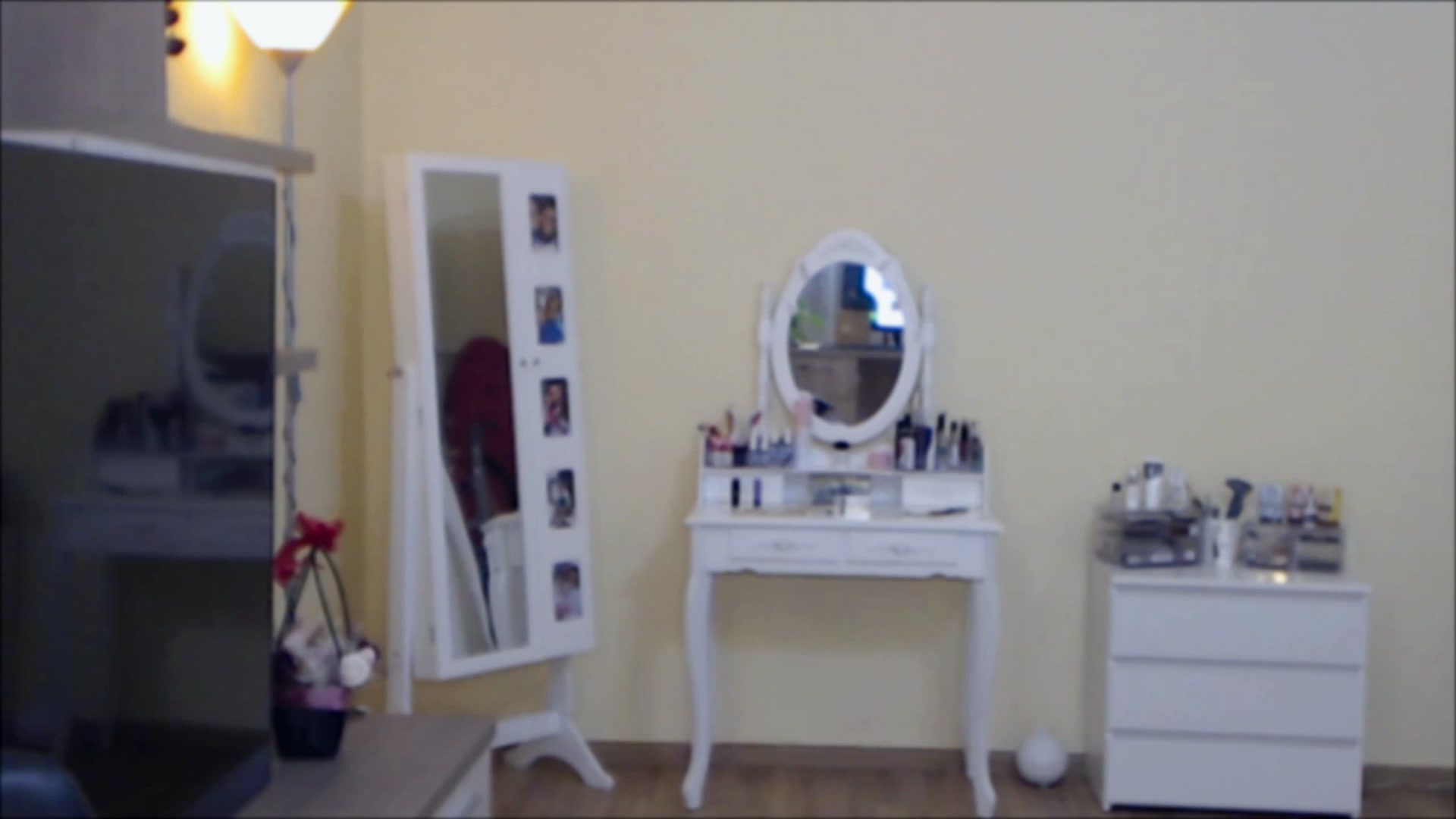 Gallery image thumbnail from DarkArwennie's myfreecams stream on, 03/10/2023, 15:45 image 17 of 20