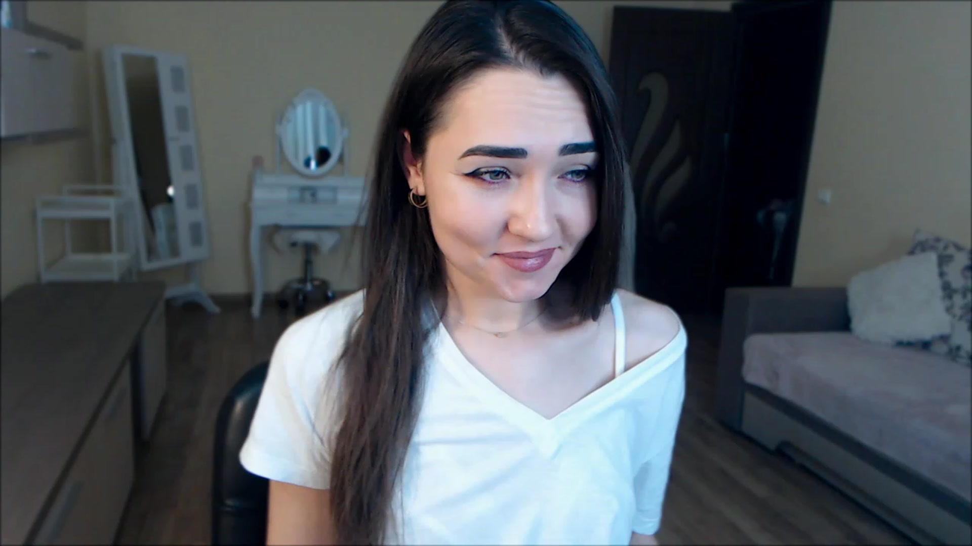 Gallery image thumbnail from DarkArwennie's myfreecams stream on, 05/23/2023, 18:19 image 5 of 20