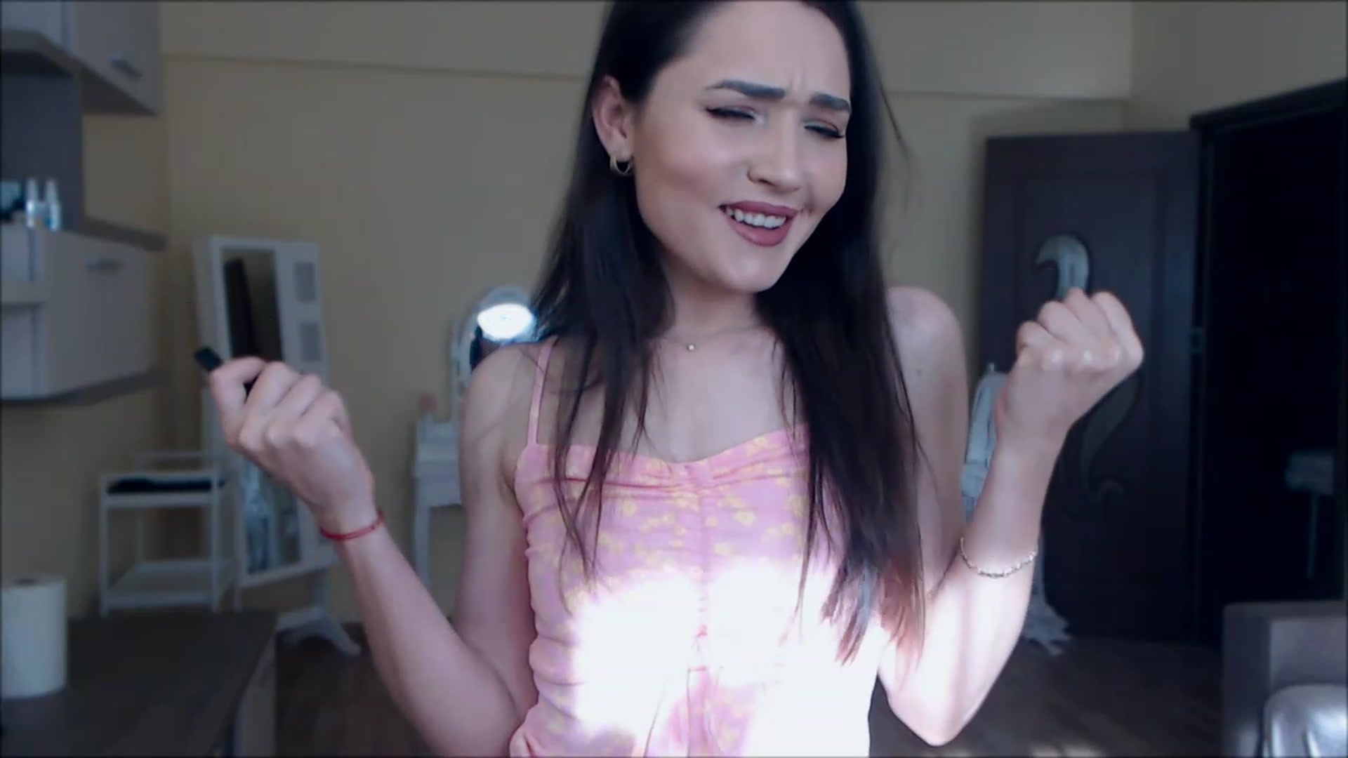 Gallery image thumbnail from DarkArwennie's myfreecams stream on, 05/31/2023, 16:01 image 8 of 20