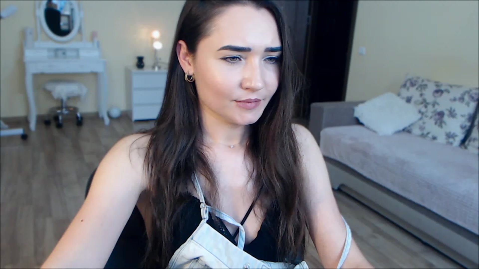 Gallery image thumbnail from DarkArwennie's myfreecams stream on, 06/19/2023, 16:56 image 13 of 20