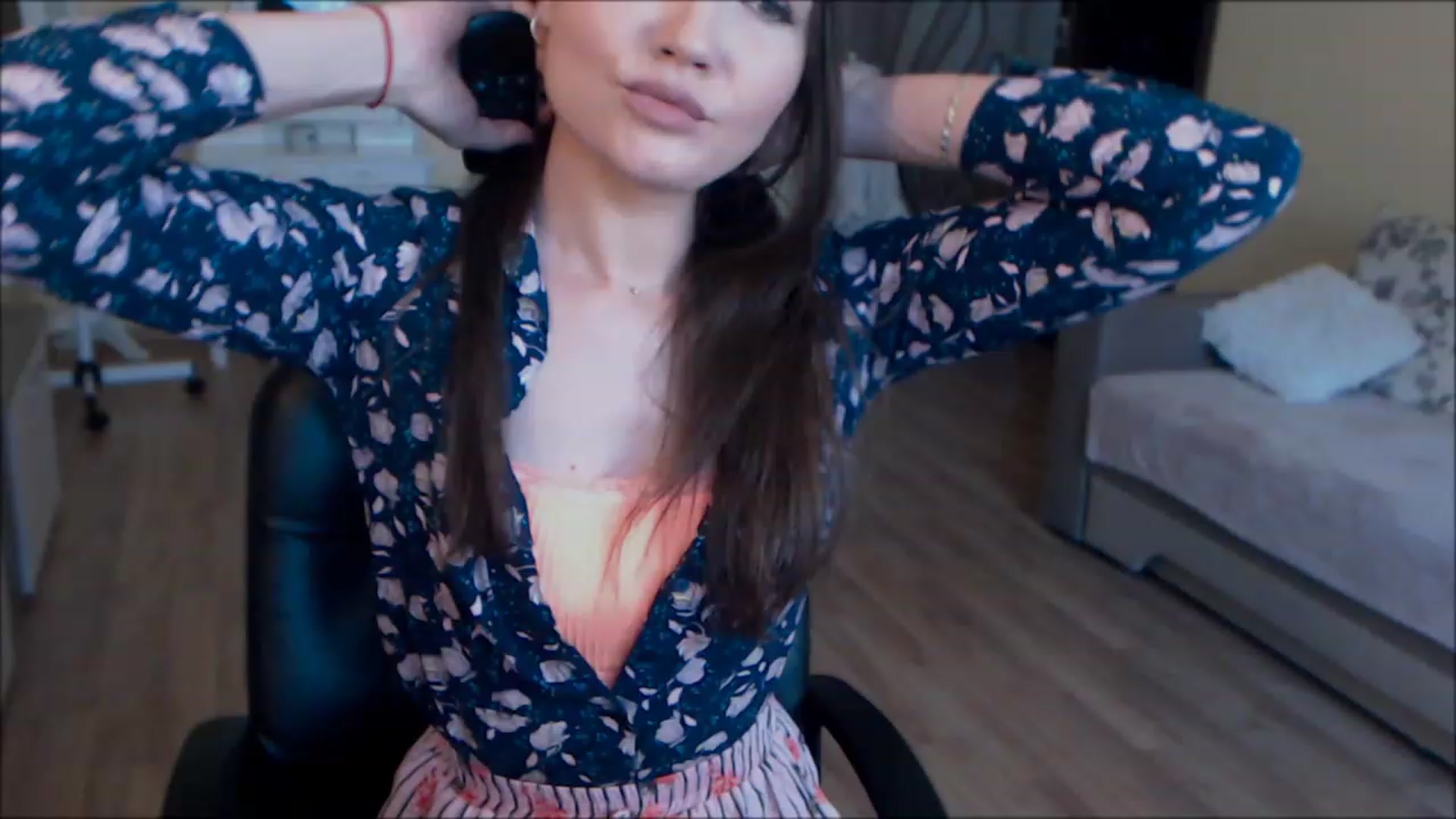 Gallery image thumbnail from DarkArwennie's myfreecams stream on, 06/20/2023, 11:58 image 17 of 20