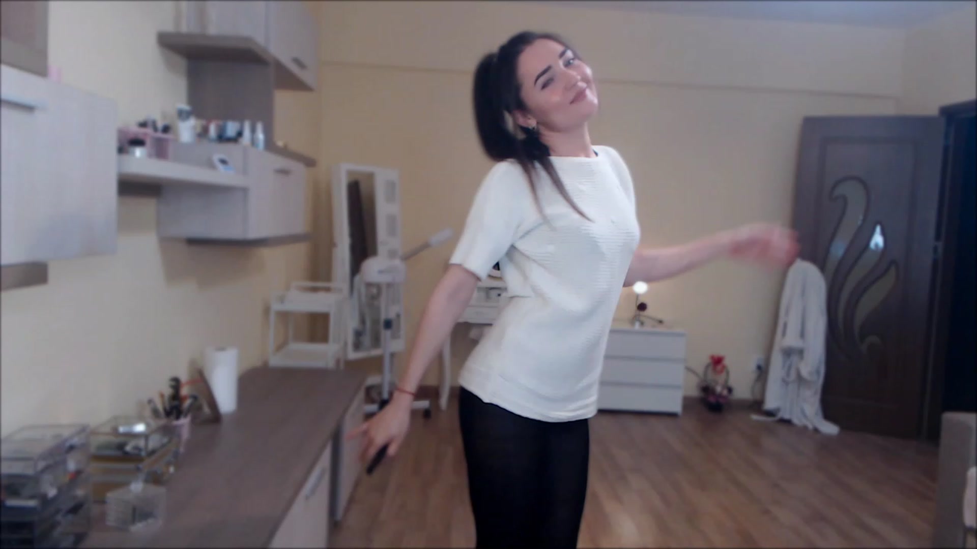 Gallery image thumbnail from DarkArwennie's myfreecams stream on, 06/29/2023, 17:50 image 1 of 20