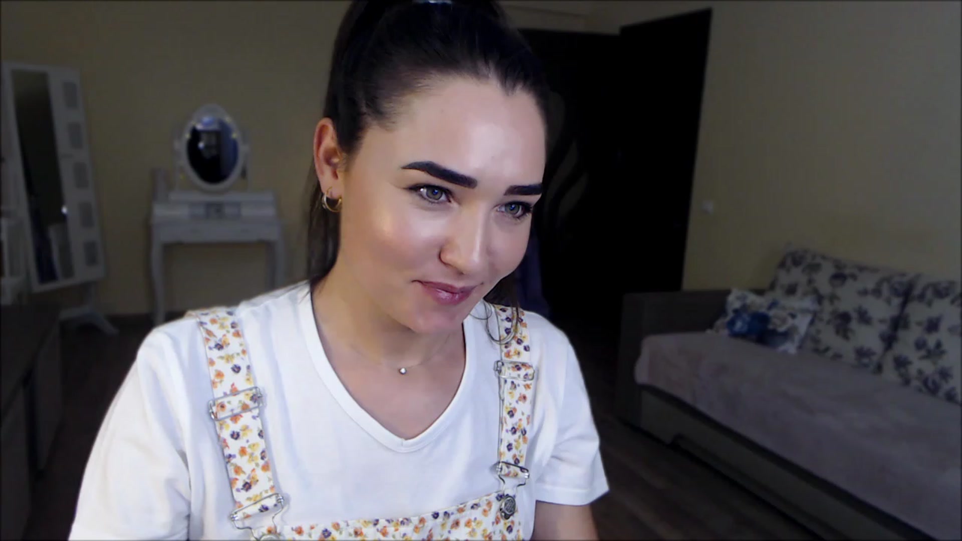 Gallery image thumbnail from DarkArwennie's myfreecams stream on, 08/11/2023, 17:24 image 19 of 20
