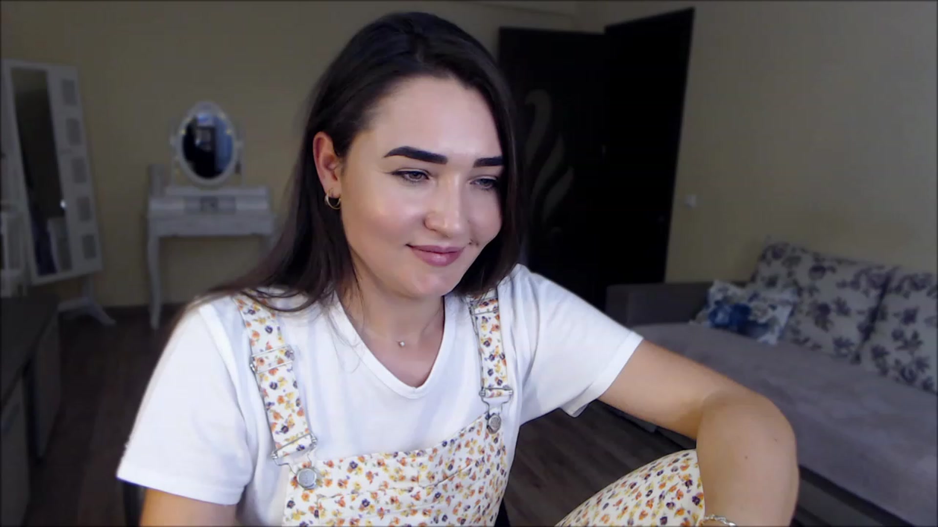 Gallery image thumbnail from DarkArwennie's myfreecams stream on, 08/11/2023, 17:24 image 7 of 20