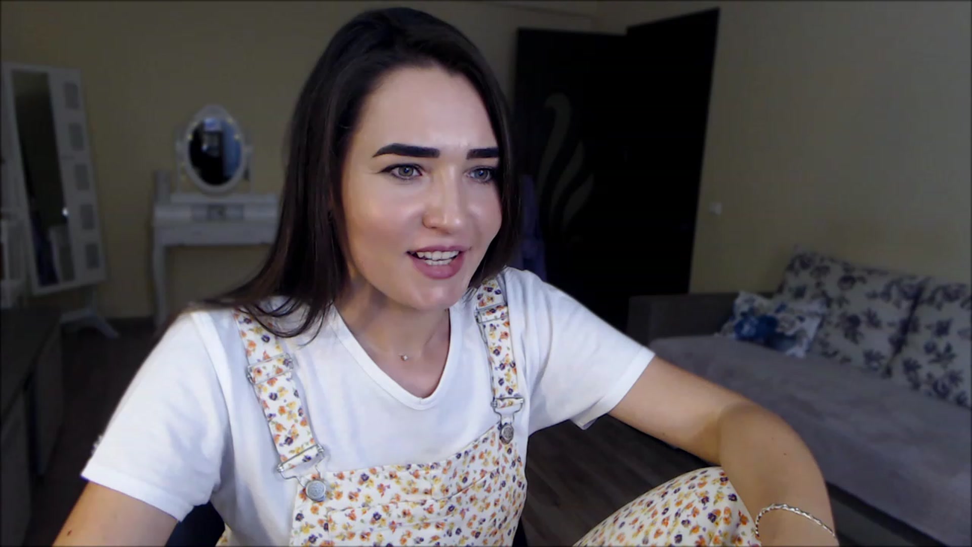 Gallery image thumbnail from DarkArwennie's myfreecams stream on, 08/11/2023, 17:24 image 6 of 20