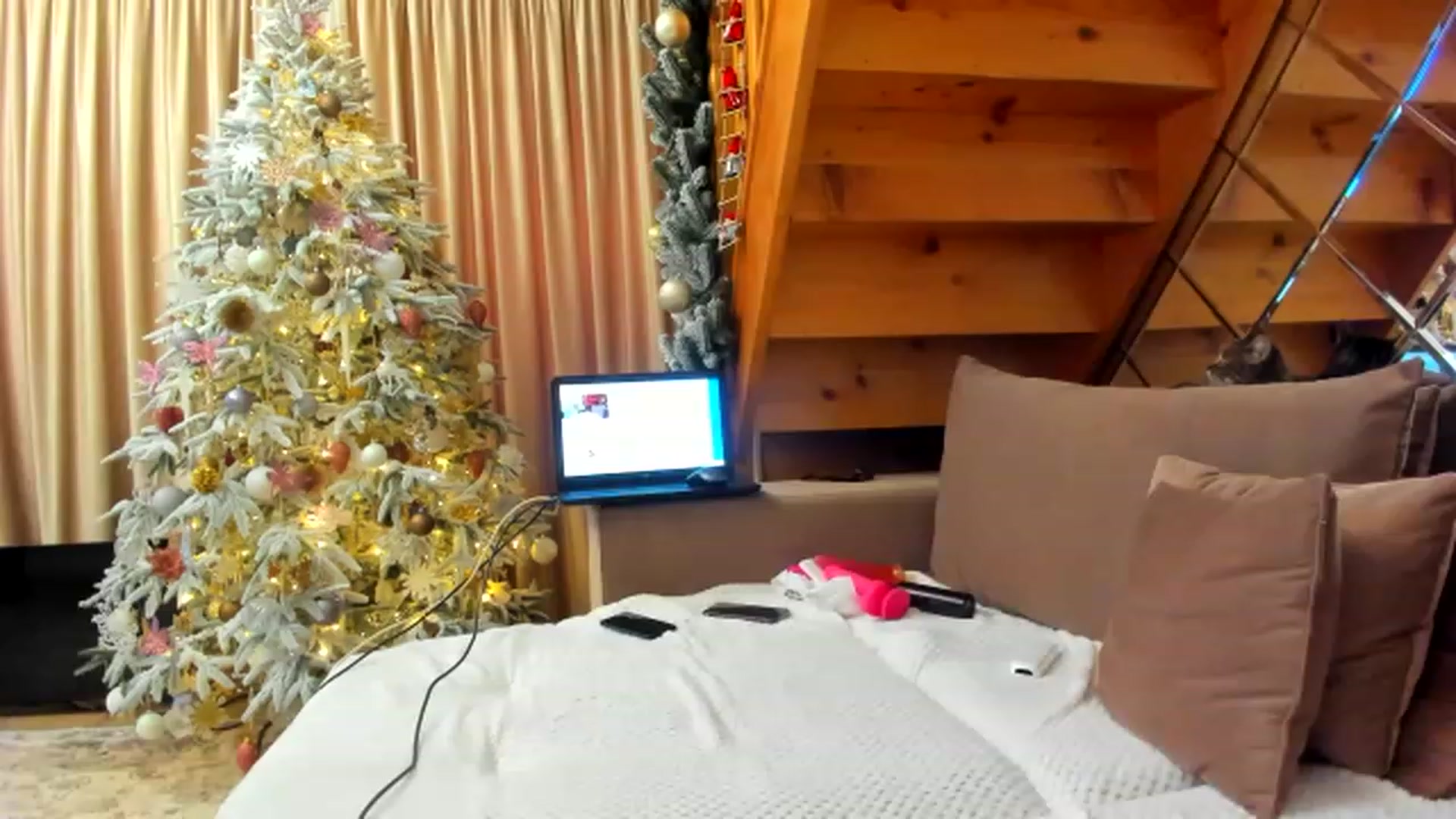 Gallery image thumbnail from Dark_Lady_'s myfreecams stream on, 12/19/2022, 06:24 image 19 of 20