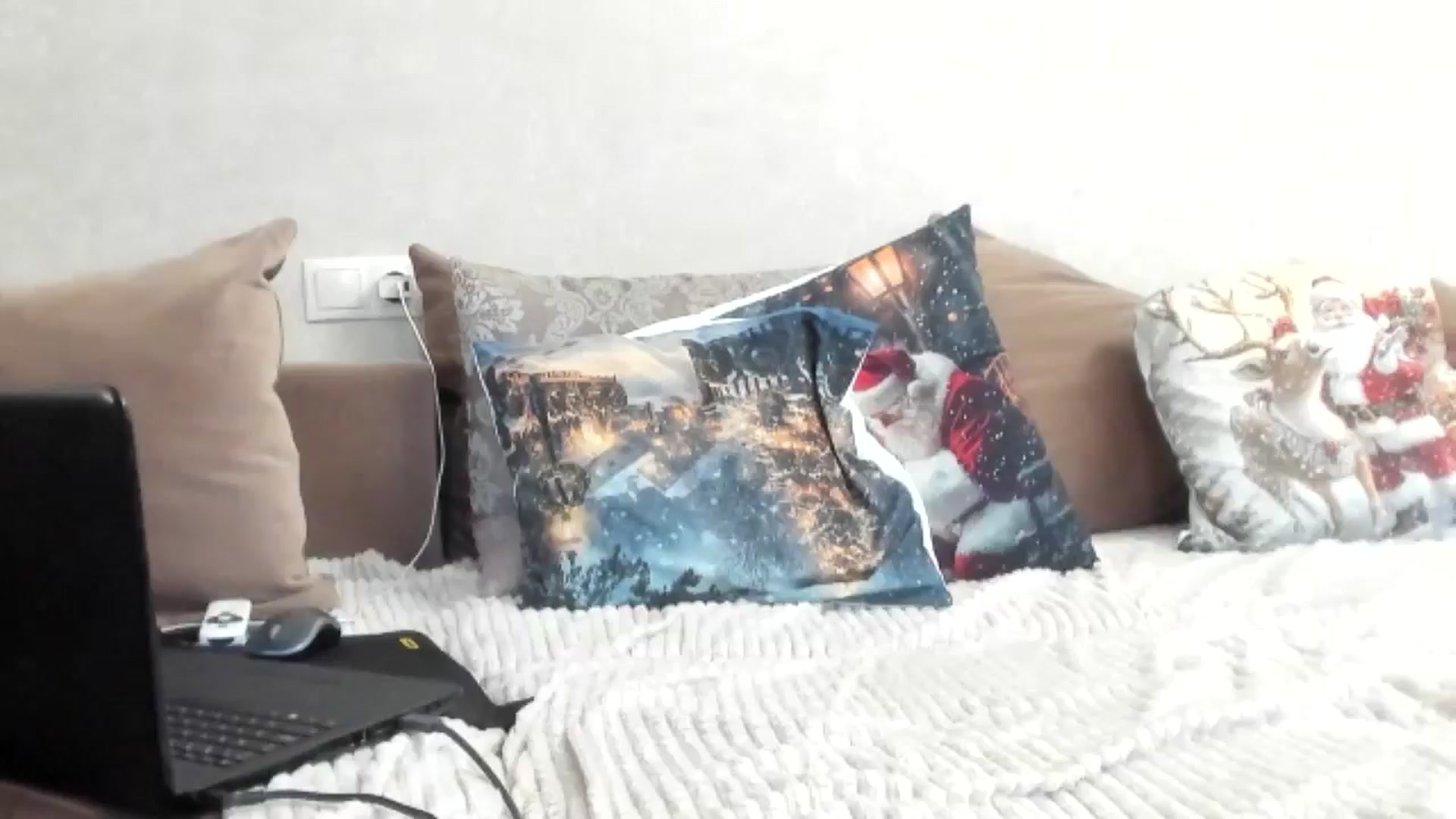 Gallery image thumbnail from Dark_Lady_'s myfreecams stream on, 12/18/2024, 13:29 image 15 of 20