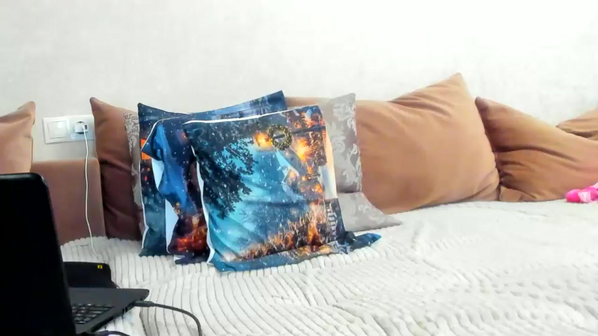 Gallery image thumbnail from Dark_Lady_'s myfreecams stream on, 01/07/2025, 08:22 image 14 of 20