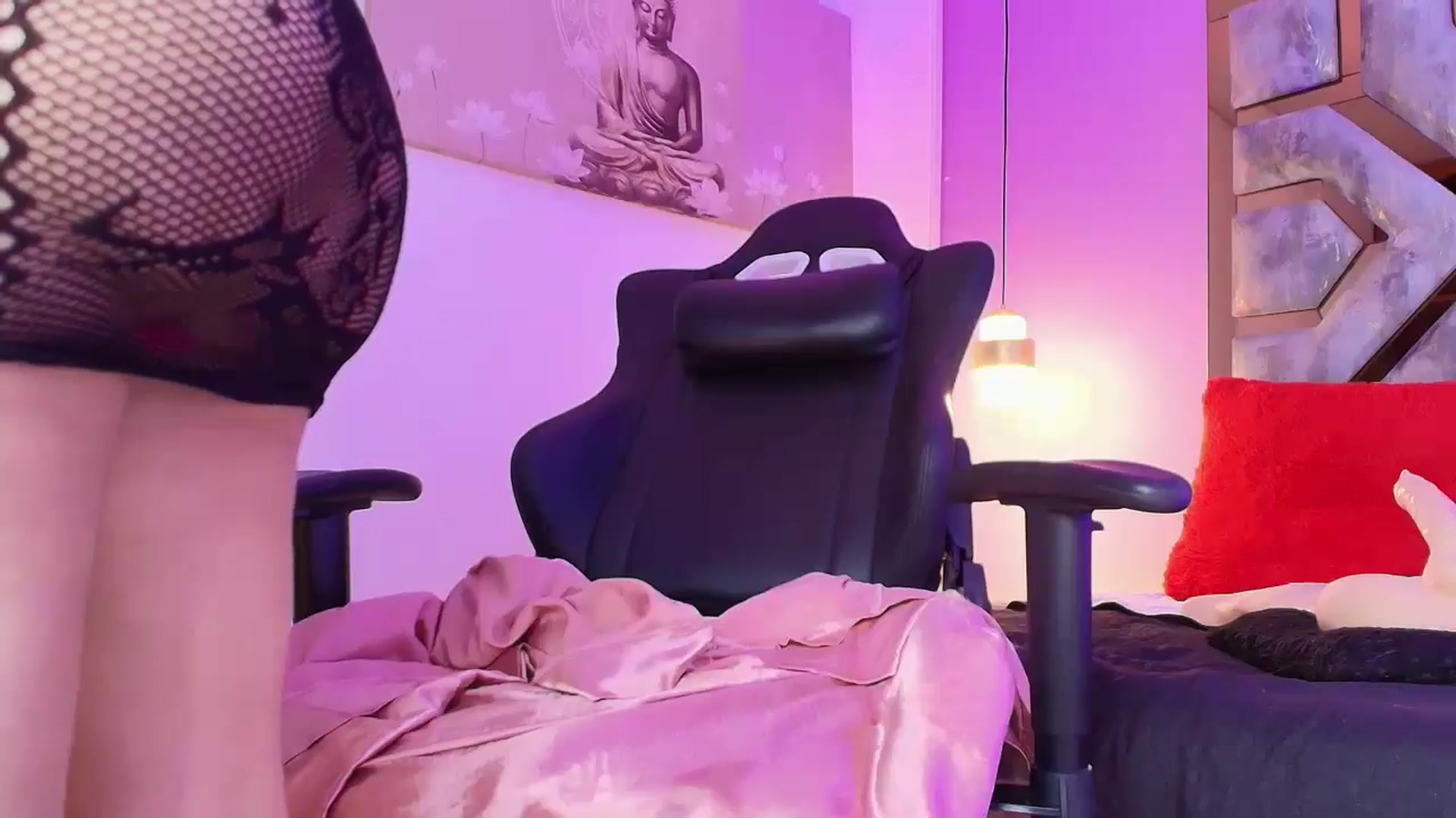 Gallery image thumbnail from Dark_Madison's myfreecams stream on, 10/16/2025, 09:11 image 19 of 20