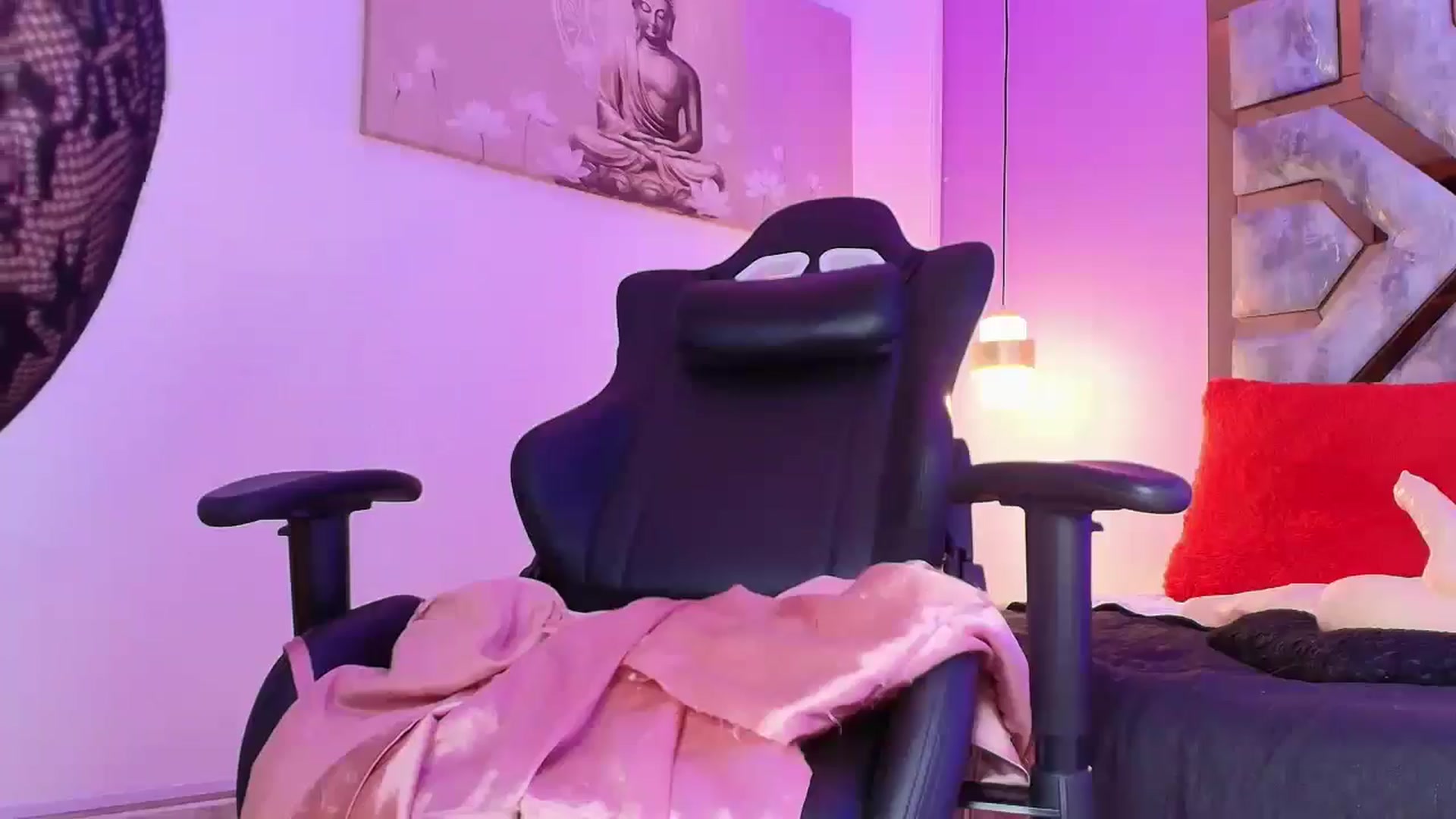 Gallery image thumbnail from Dark_Madison's myfreecams stream on, 10/16/2025, 09:11 image 20 of 20