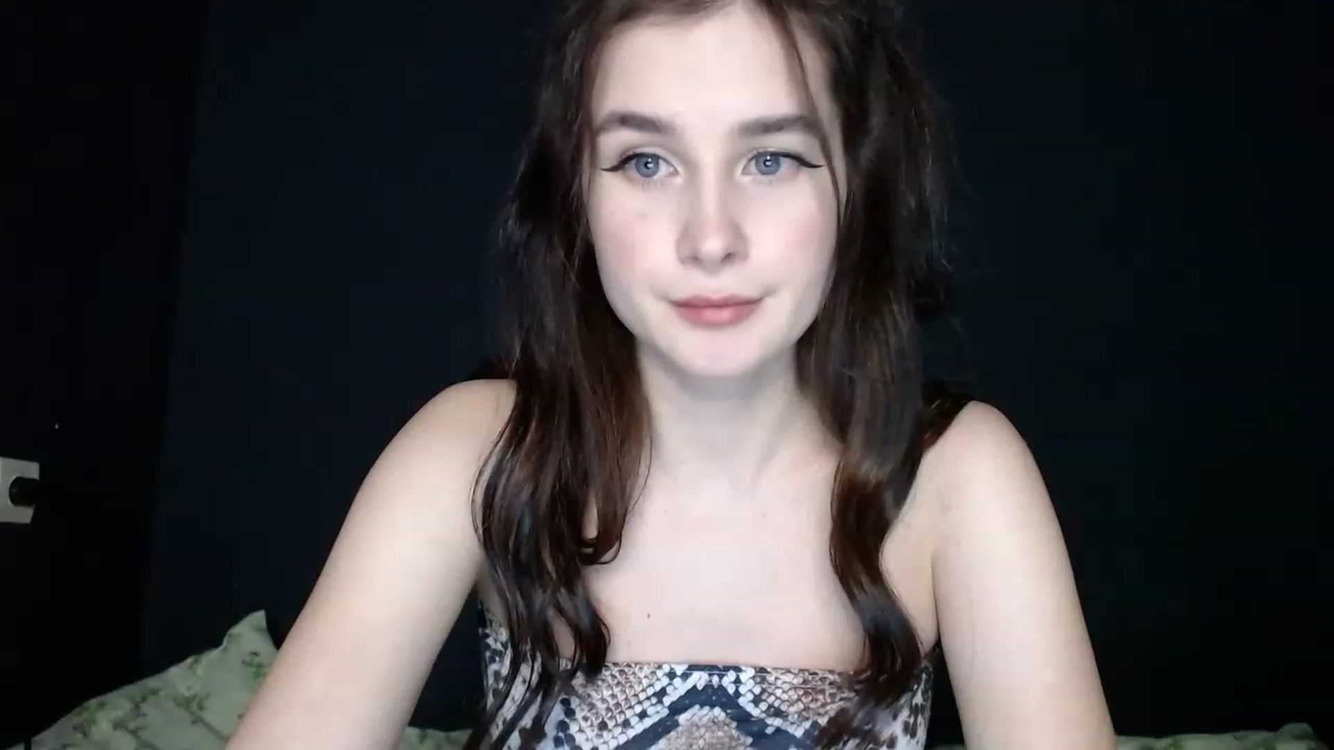 Gallery image thumbnail from Dark_angel_02's myfreecams stream on, 01/09/2023, 01:06 image 8 of 20
