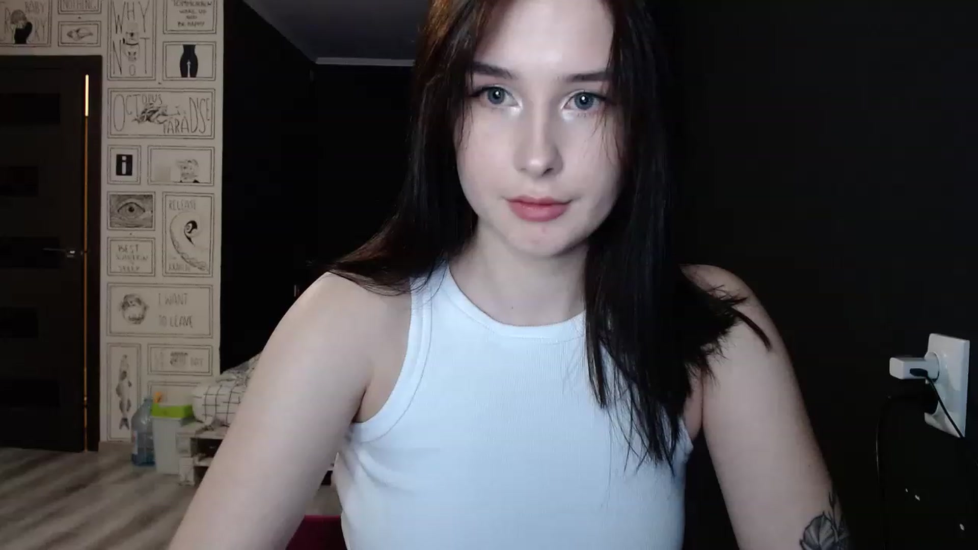 Gallery image thumbnail from Dark_angel_02's myfreecams stream on, 07/14/2023, 24:19 image 17 of 20