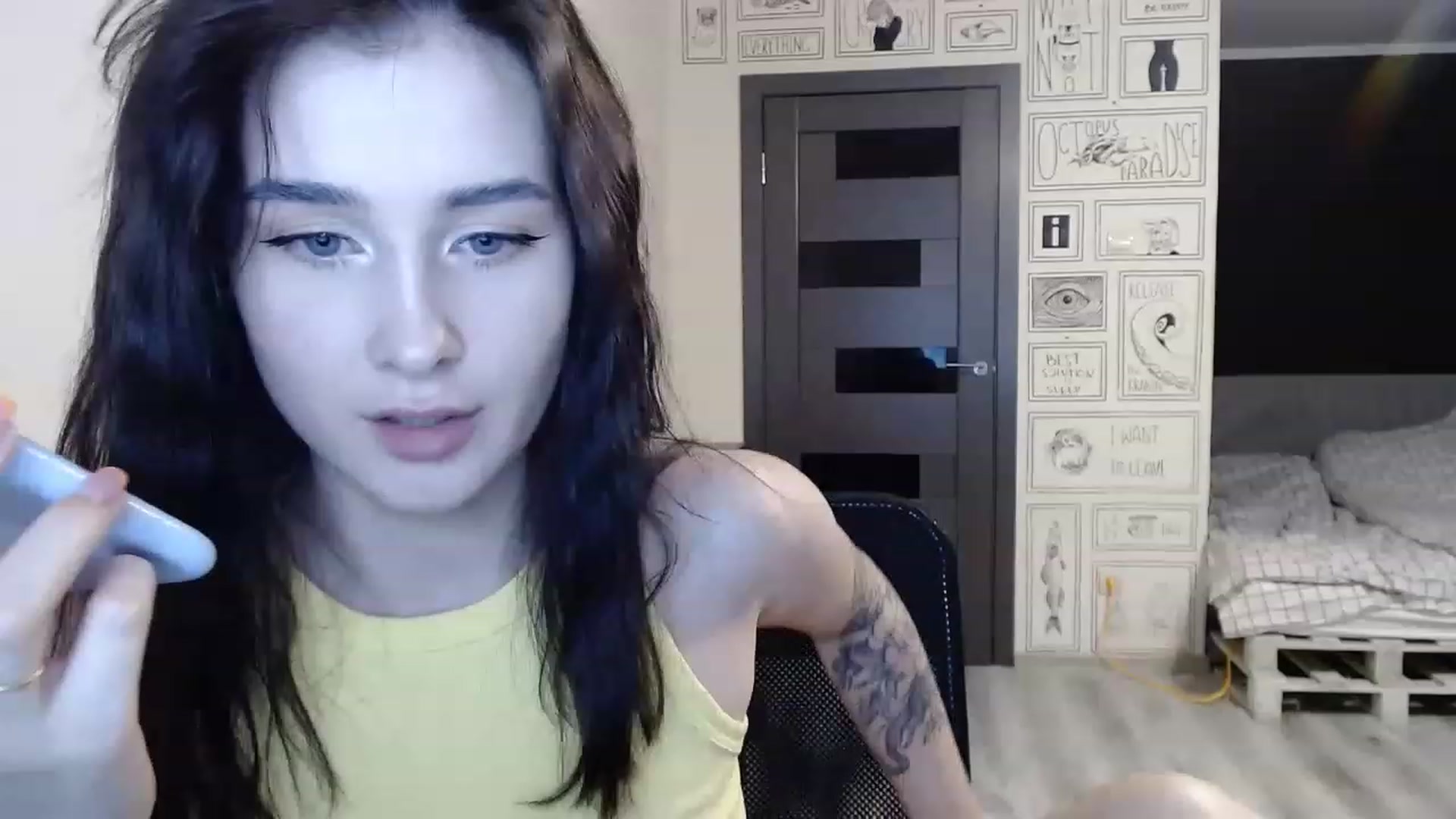 Gallery image thumbnail from Dark_angel_02's myfreecams stream on, 08/16/2023, 19:14 image 17 of 20