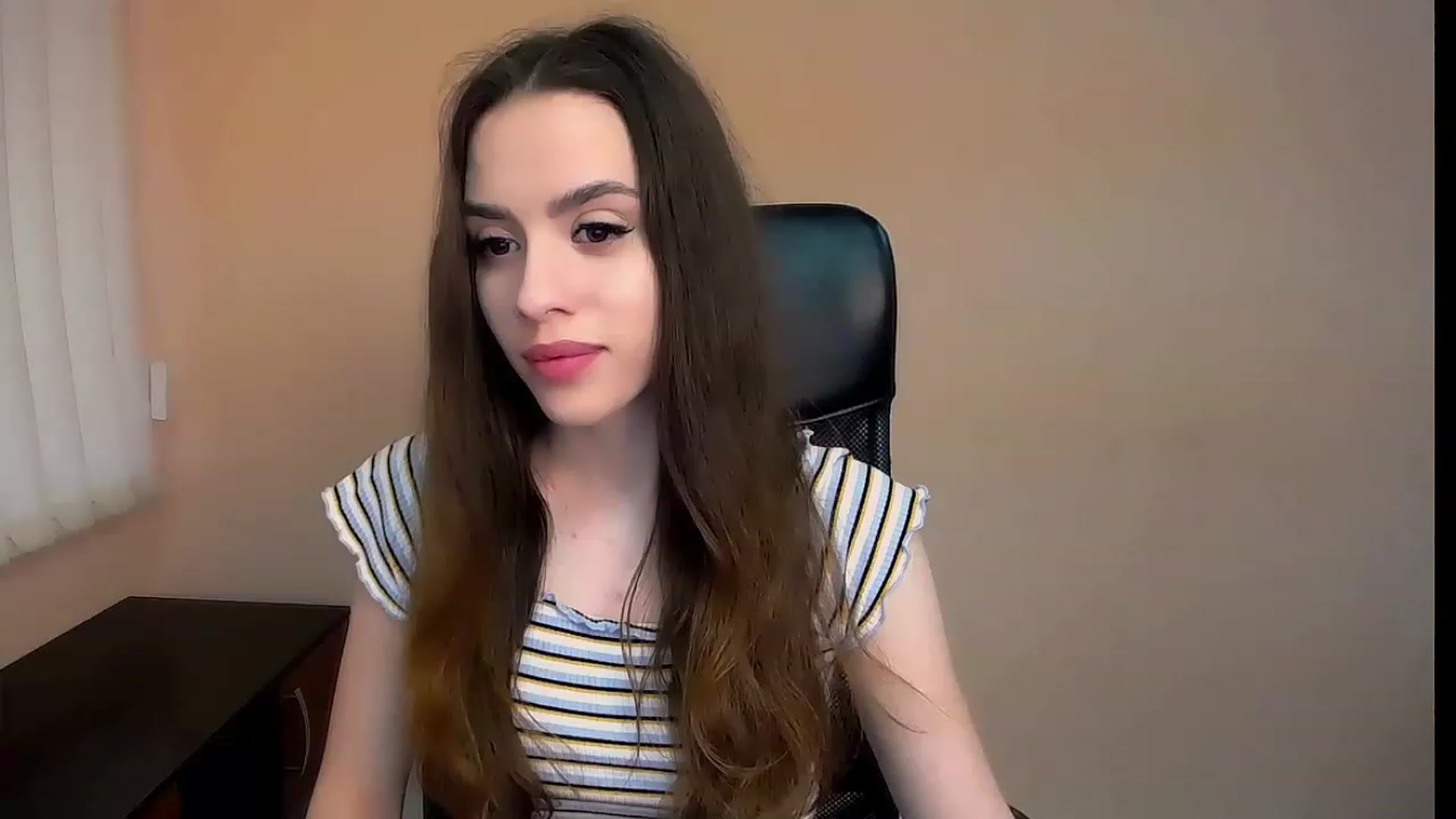 Gallery image thumbnail from Dark_eyed_'s myfreecams stream on, 06/29/2023, 13:35 image 1 of 20