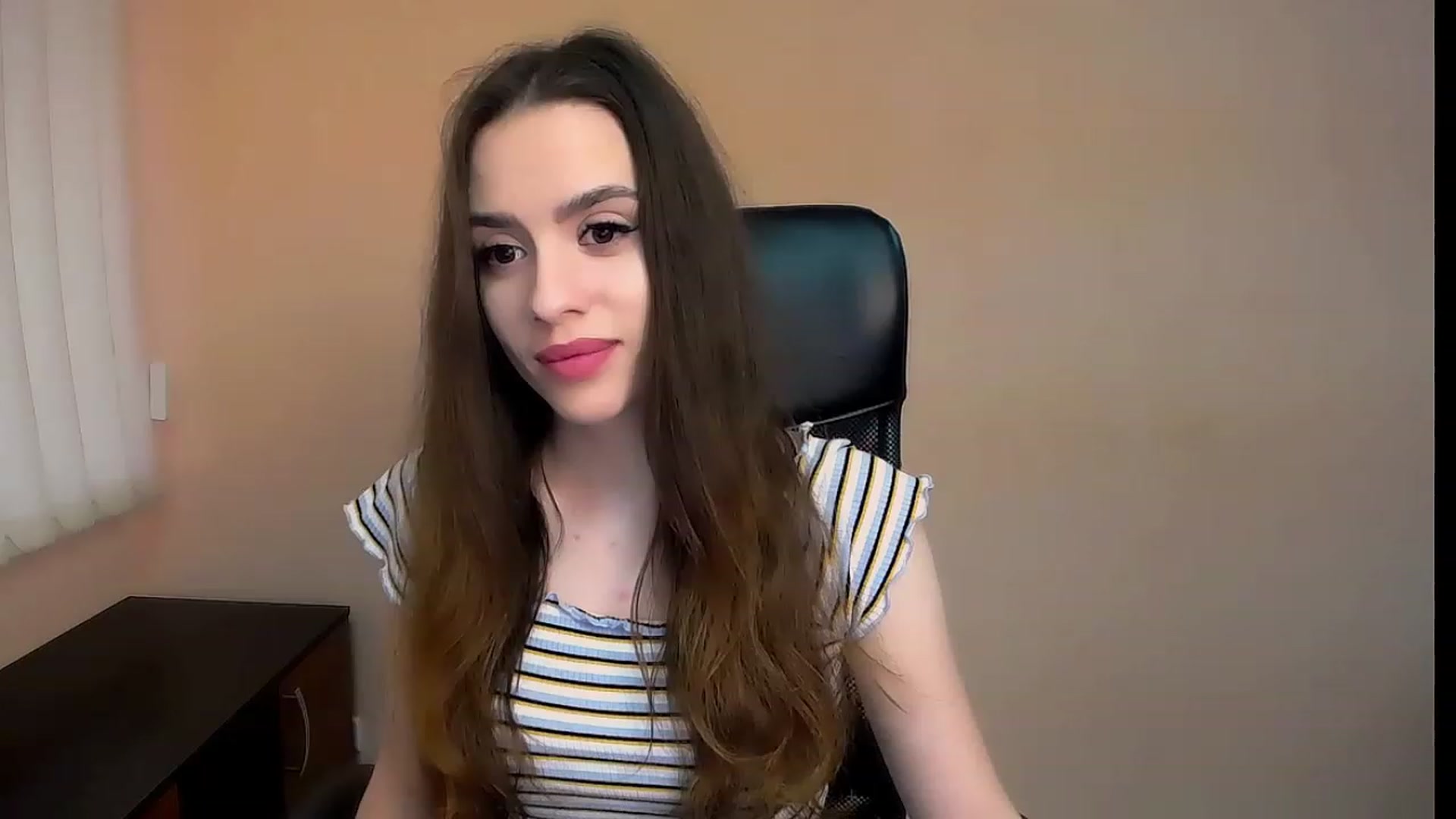 Gallery image thumbnail from Dark_eyed_'s myfreecams stream on, 06/29/2023, 13:35 image 2 of 20