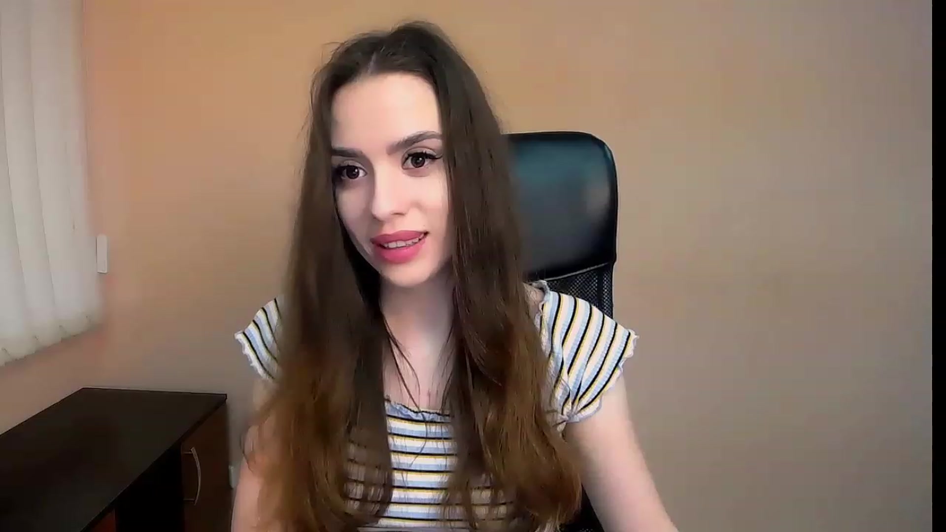 Gallery image thumbnail from Dark_eyed_'s myfreecams stream on, 06/29/2023, 13:35 image 6 of 20