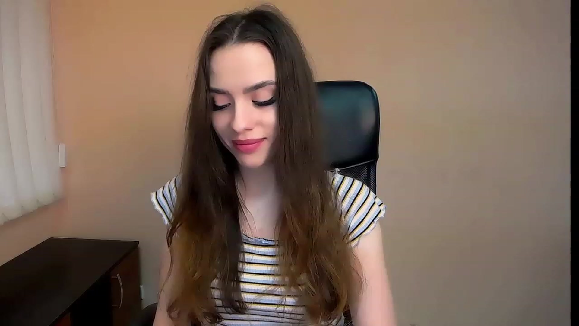 Gallery image thumbnail from Dark_eyed_'s myfreecams stream on, 06/29/2023, 13:35 image 17 of 20