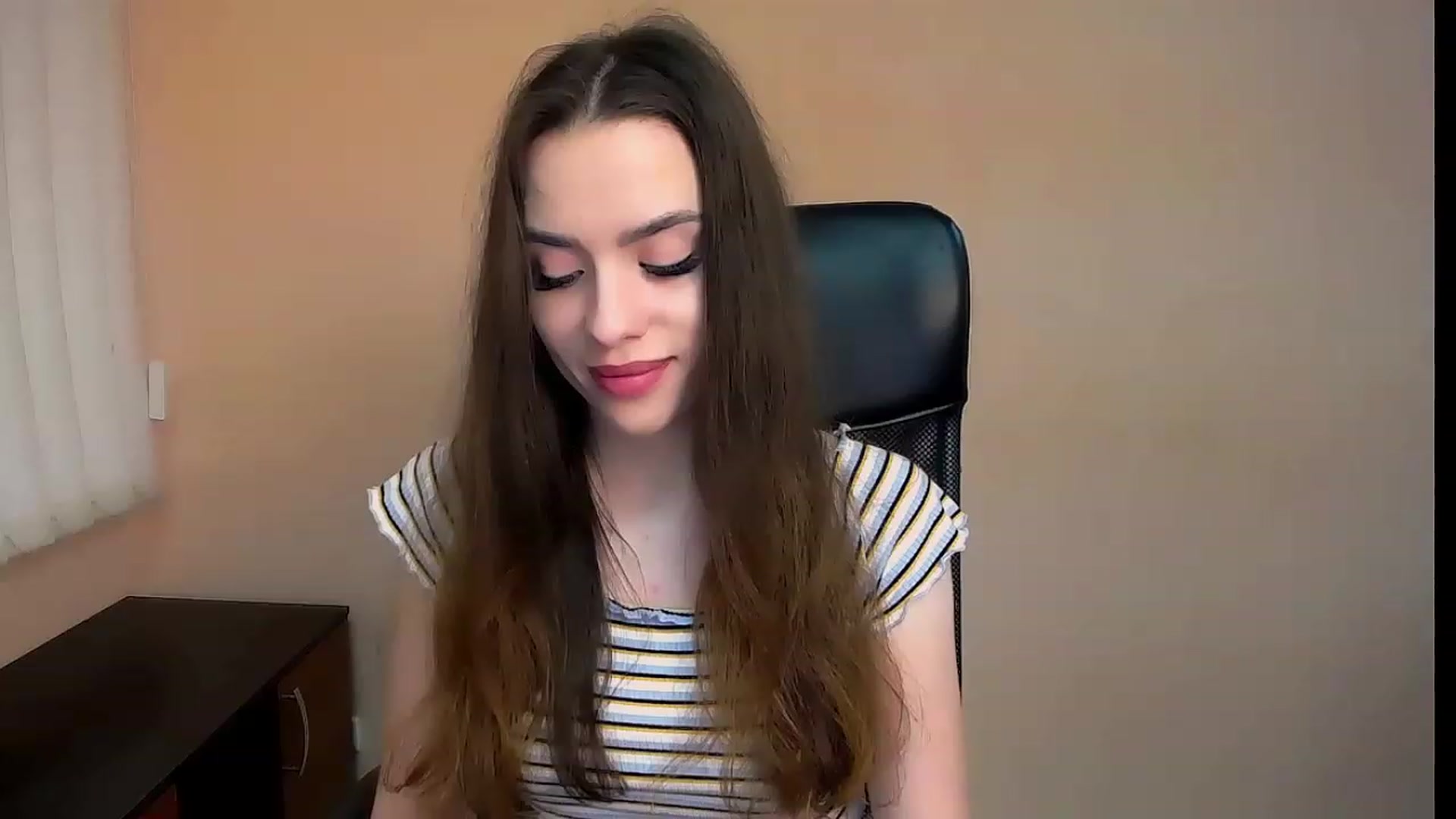 Gallery image thumbnail from Dark_eyed_'s myfreecams stream on, 06/29/2023, 13:35 image 18 of 20