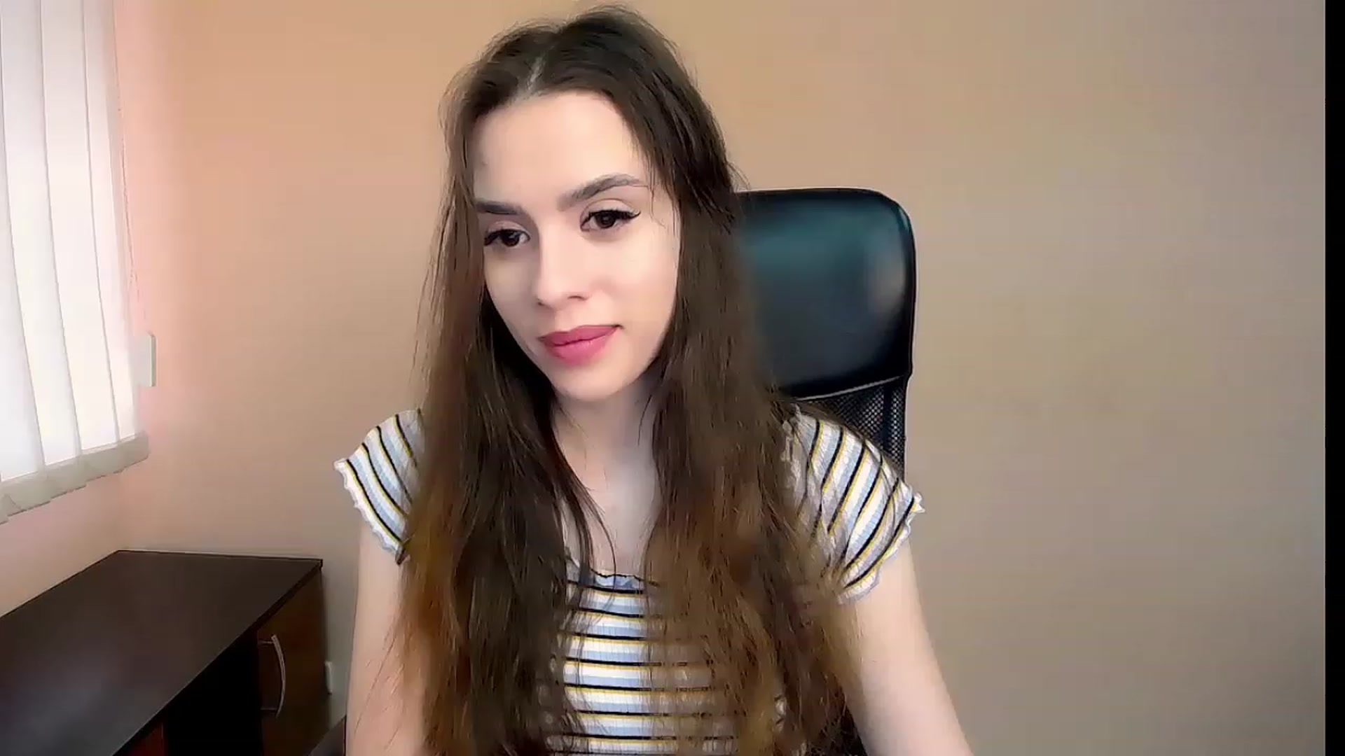 Gallery image thumbnail from Dark_eyed_'s myfreecams stream on, 06/29/2023, 14:29 image 4 of 20