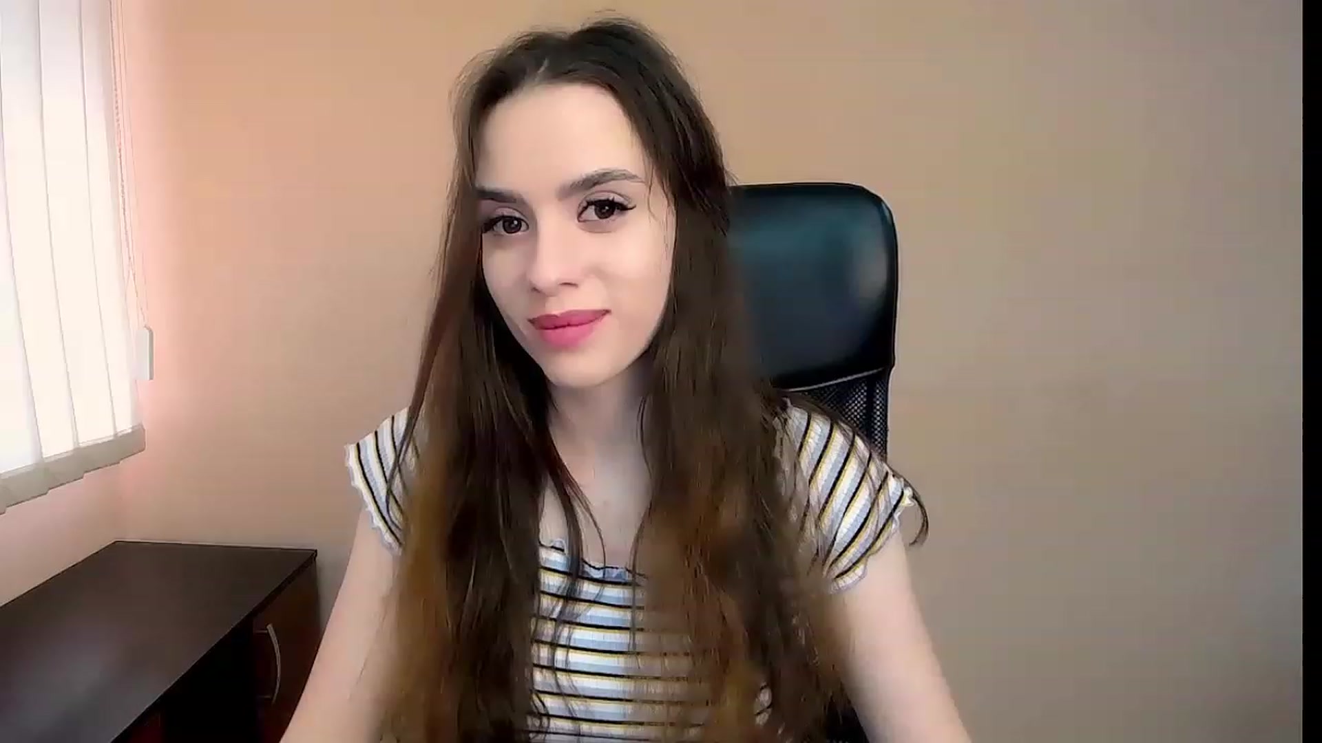 Gallery image thumbnail from Dark_eyed_'s myfreecams stream on, 06/29/2023, 14:29 image 2 of 20