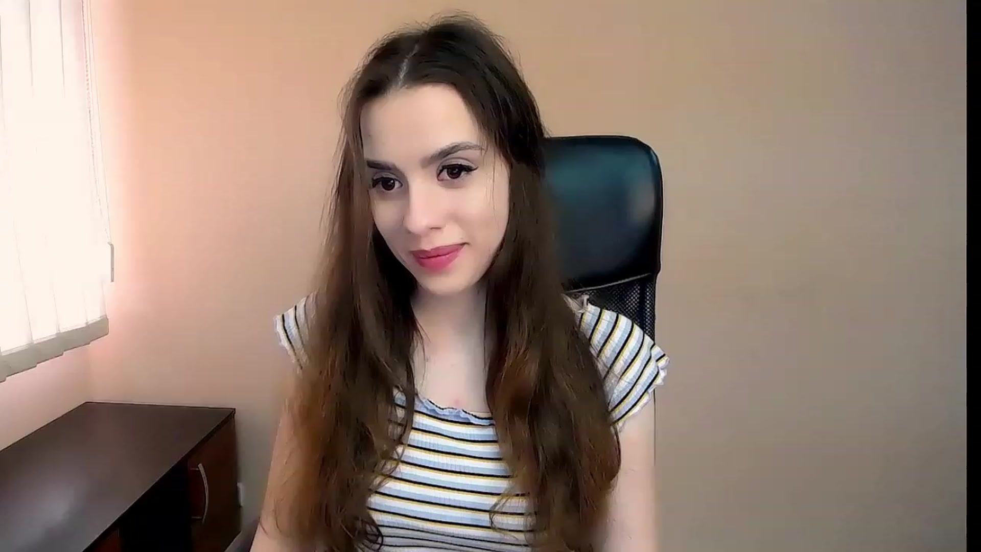 Gallery image thumbnail from Dark_eyed_'s myfreecams stream on, 06/29/2023, 14:29 image 17 of 20