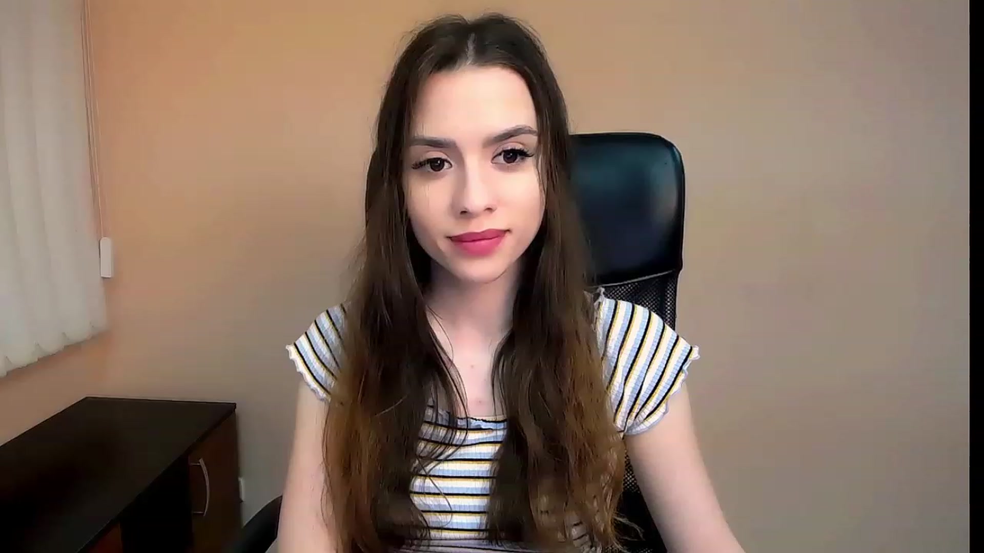 Gallery image thumbnail from Dark_eyed_'s myfreecams stream on, 06/29/2023, 17:25 image 16 of 20
