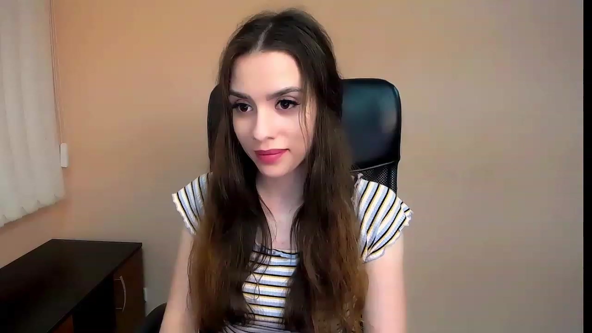 Gallery image thumbnail from Dark_eyed_'s myfreecams stream on, 06/29/2023, 17:25 image 13 of 20