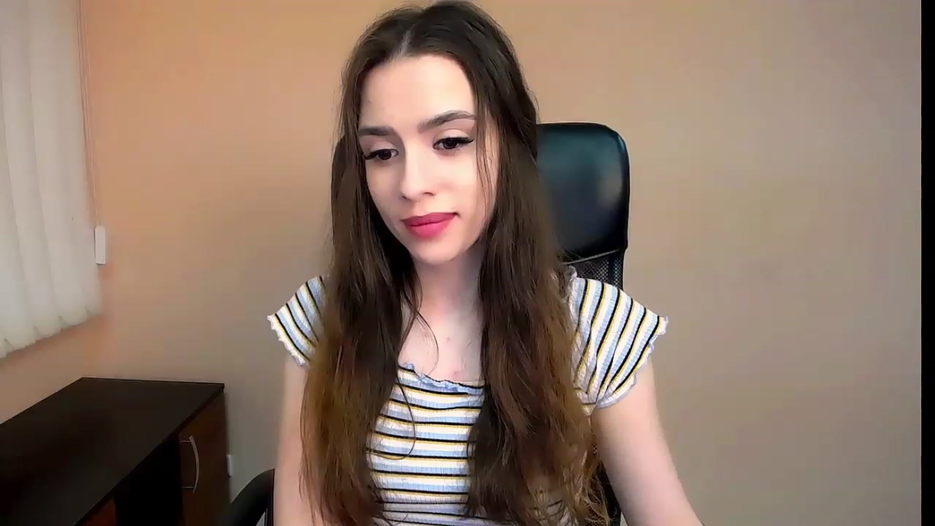 Gallery image thumbnail from Dark_eyed_'s myfreecams stream on, 06/29/2023, 17:25 image 3 of 20