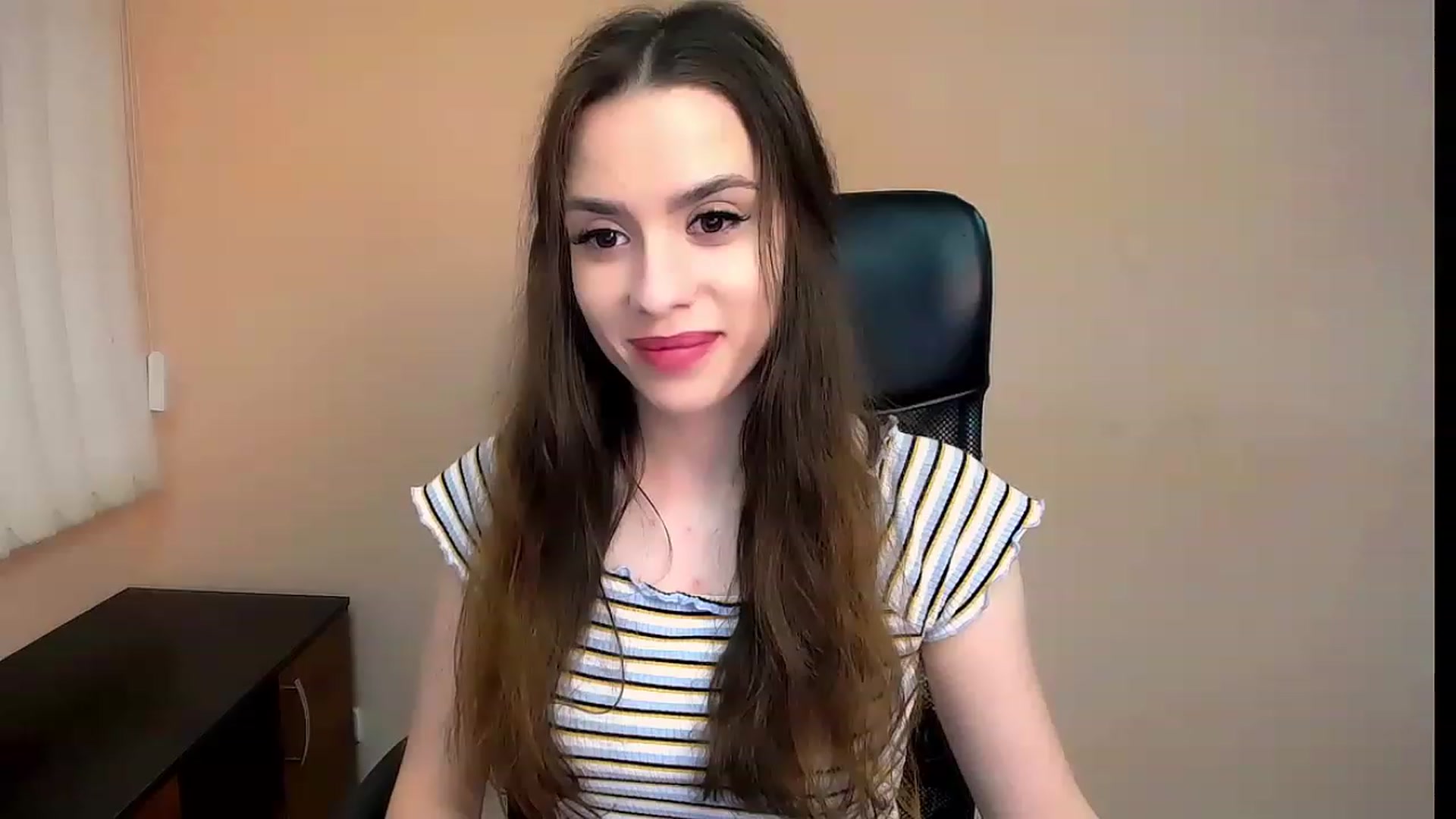 Gallery image thumbnail from Dark_eyed_'s myfreecams stream on, 06/29/2023, 17:25 image 2 of 20