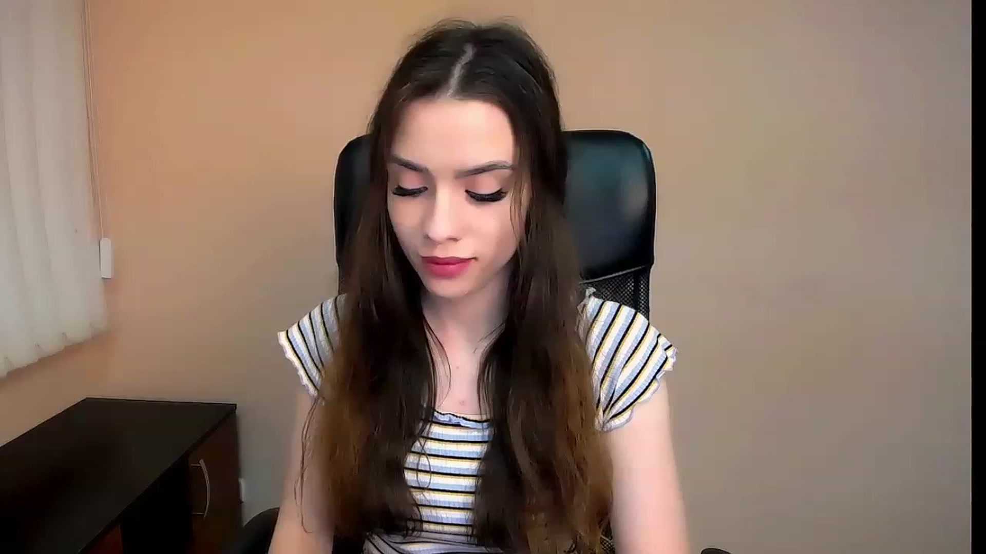 Gallery image thumbnail from Dark_eyed_'s myfreecams stream on, 06/29/2023, 17:25 image 7 of 20
