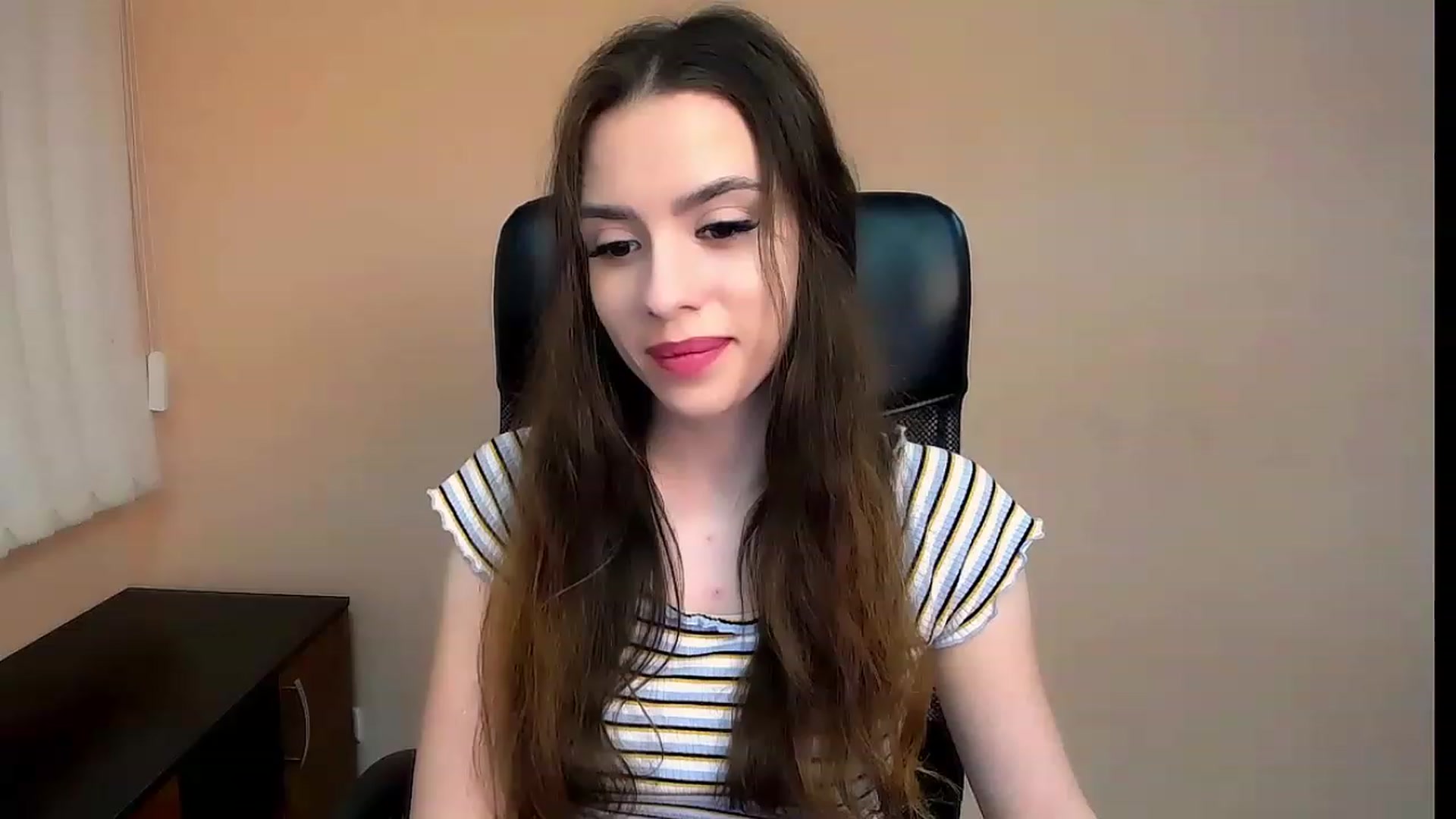 Gallery image thumbnail from Dark_eyed_'s myfreecams stream on, 06/29/2023, 17:25 image 14 of 20